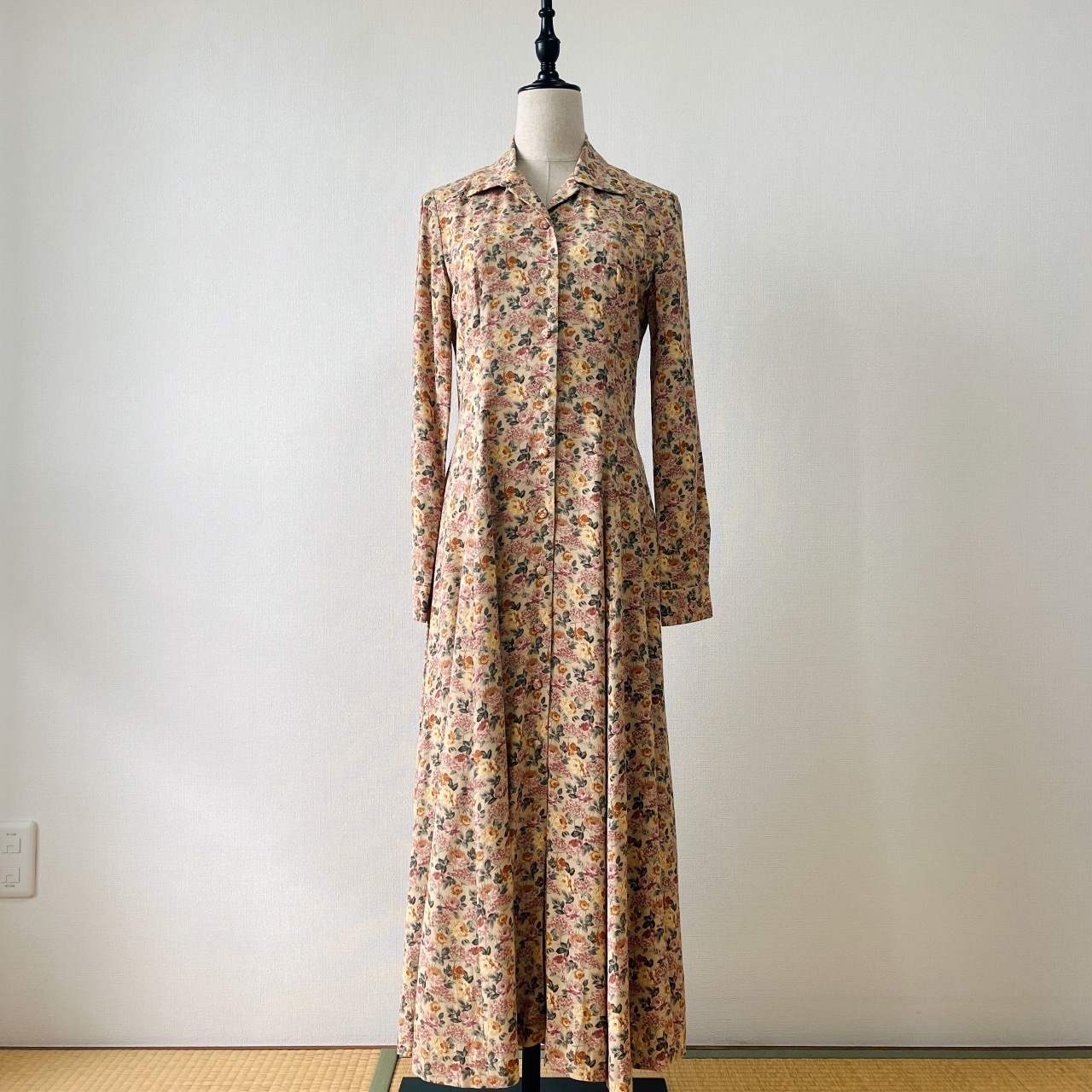 Laura Ashley日本製米杏色大花連身裙