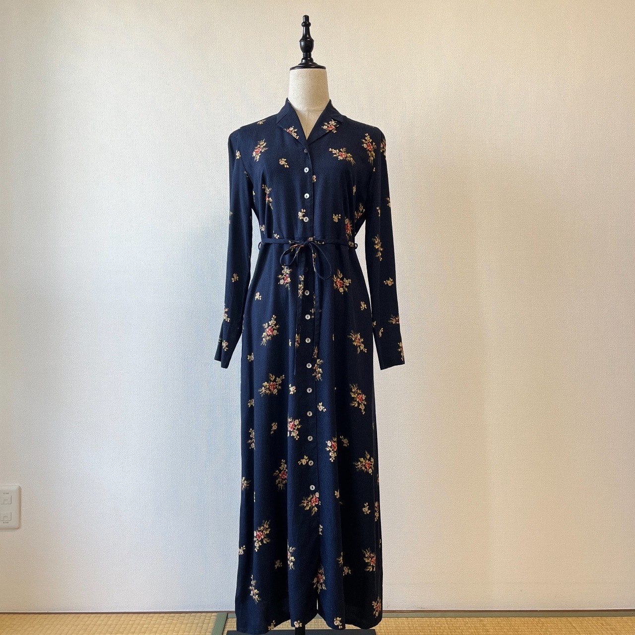 Laura Ashley深藍色清雅花卉連身裙