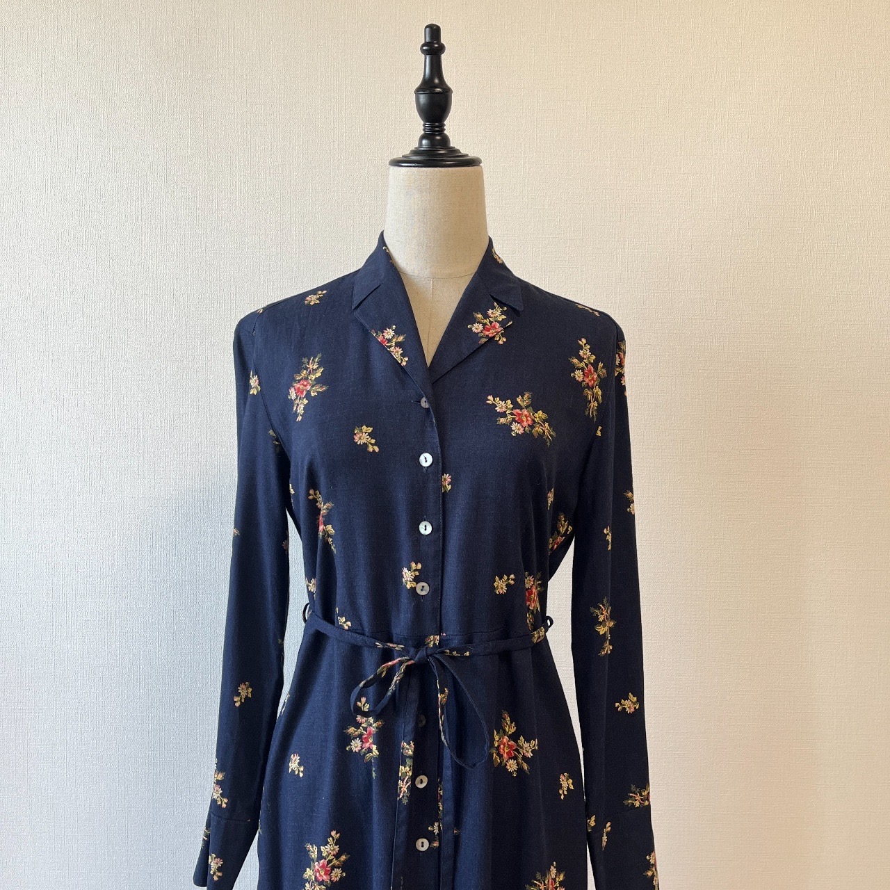 Laura Ashley深藍色清雅花卉連身裙