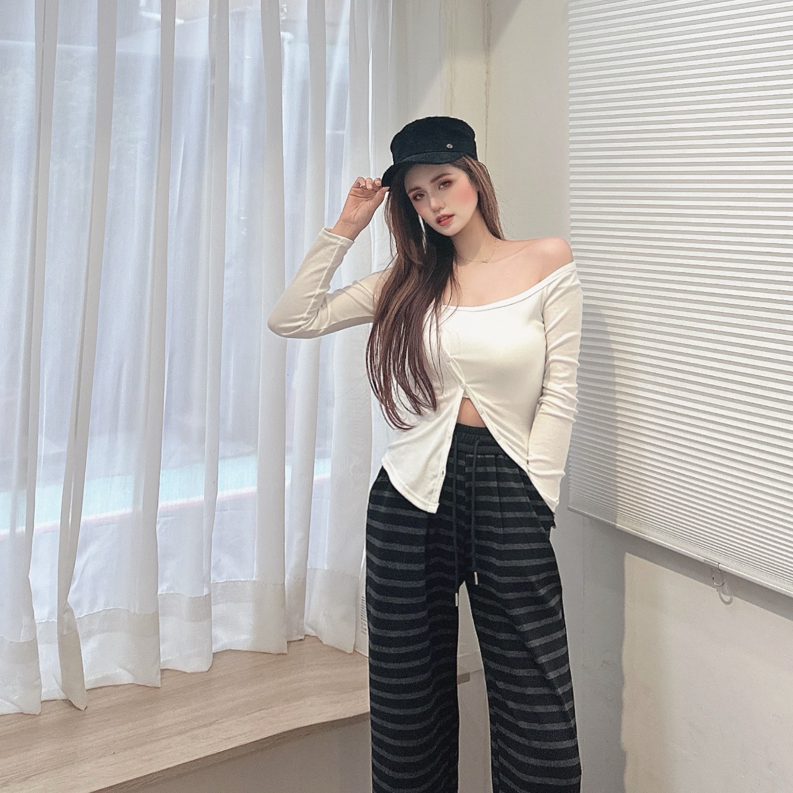 不對稱開衩胸墊上衣/三色