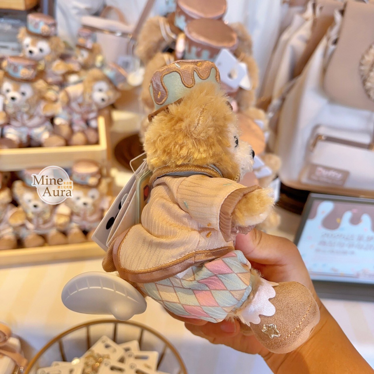 2025 夢幻慶典系列 達菲 Duffy 磁鐵 坐肩 絨毛 娃娃 公仔 -上海迪士尼樂園