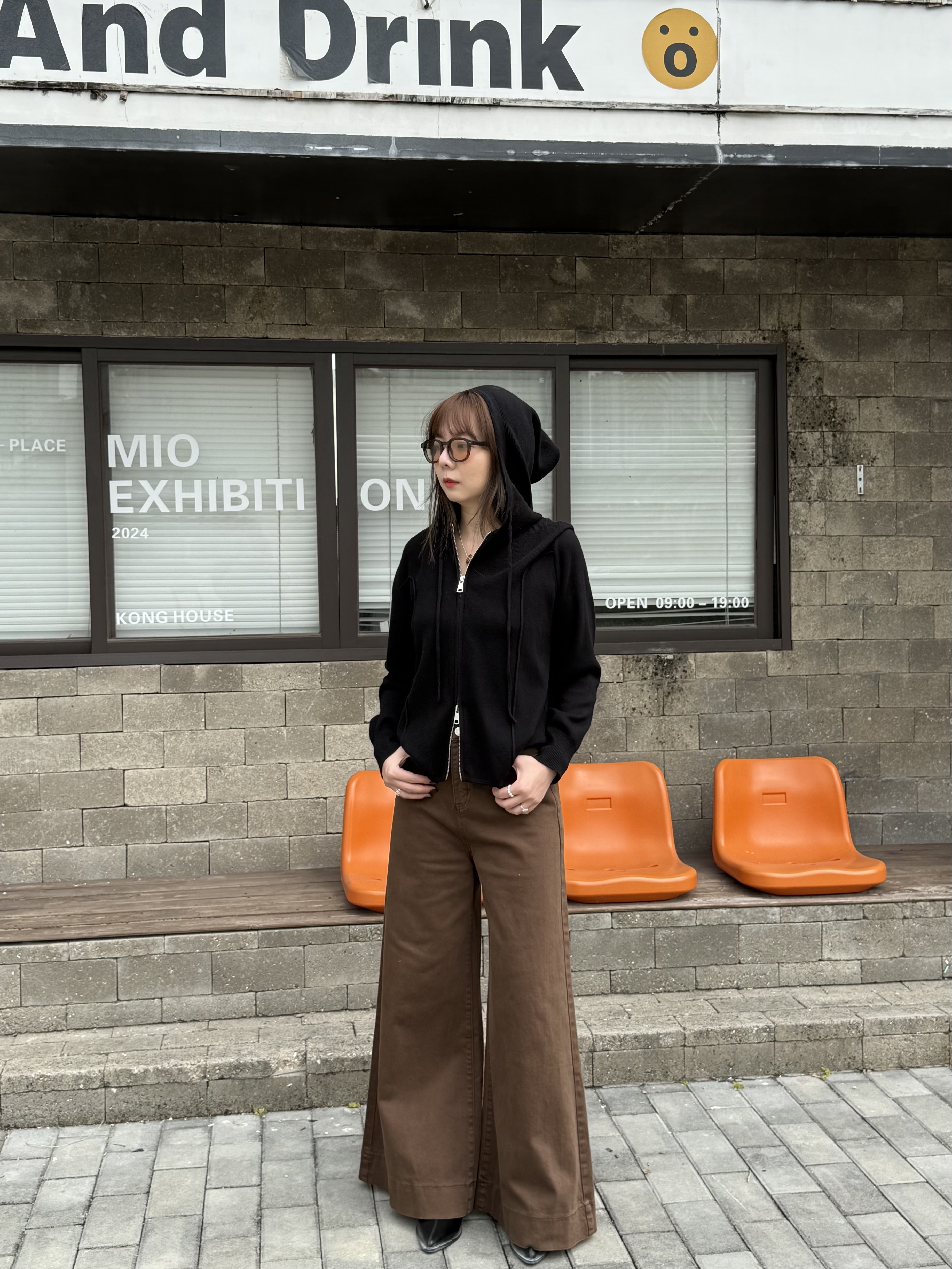 線條連帽雙拉鍊外套