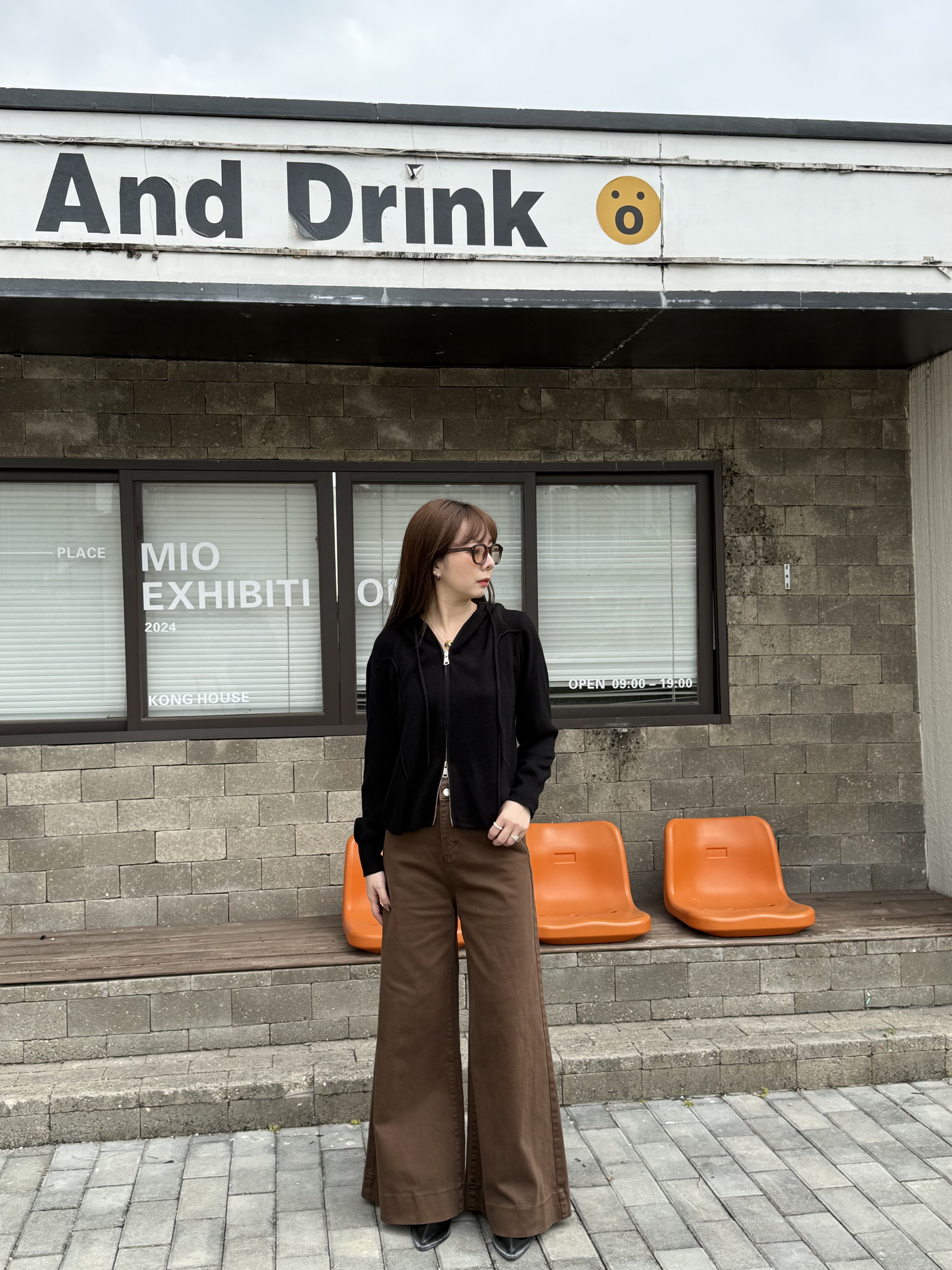 線條連帽雙拉鍊外套