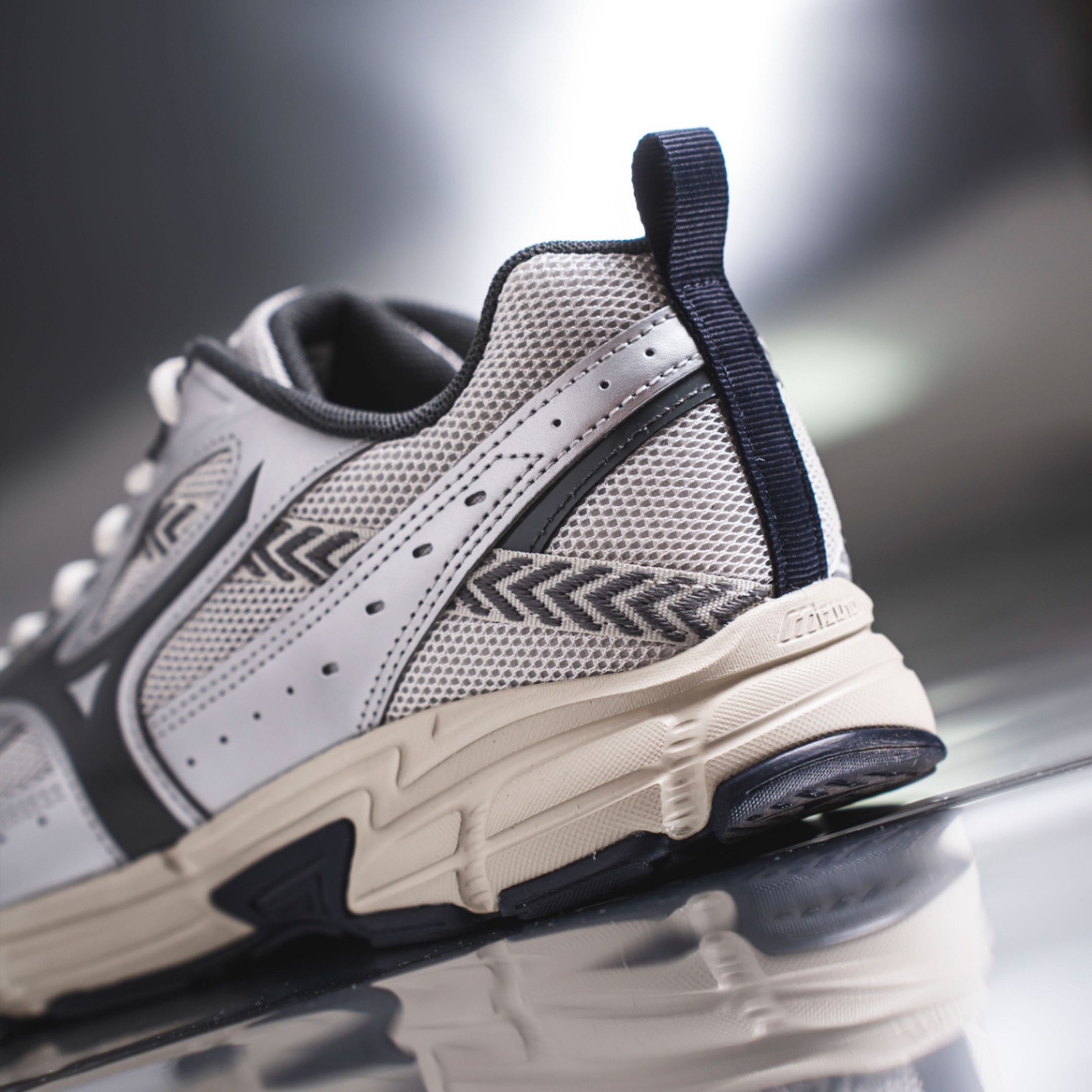 NICEDAY 代購 Mizuno Cyclone Speed 2K 銀灰 灰銀 灰 銀 復古 鐵灰 機能 慢跑 D1GH223019