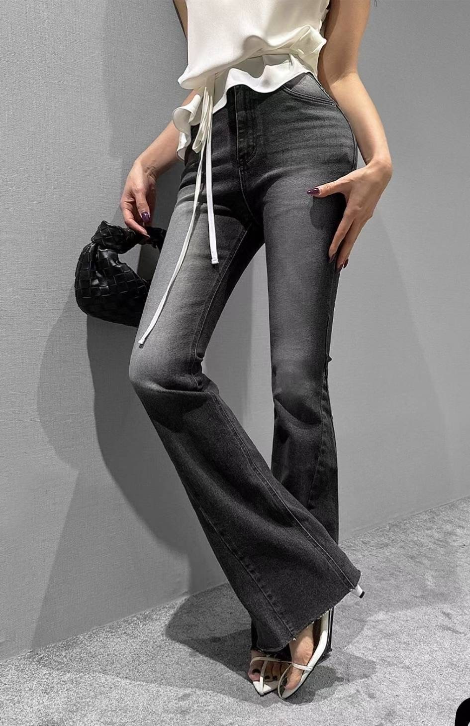 【現貨】高腰刷色微喇叭牛仔褲 顯瘦拉長腿版型