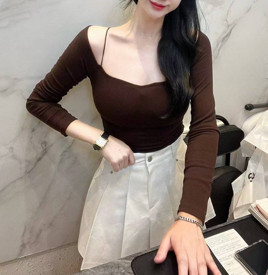 【現貨】極簡設計感上衣｜細肩一字領顯鎖骨