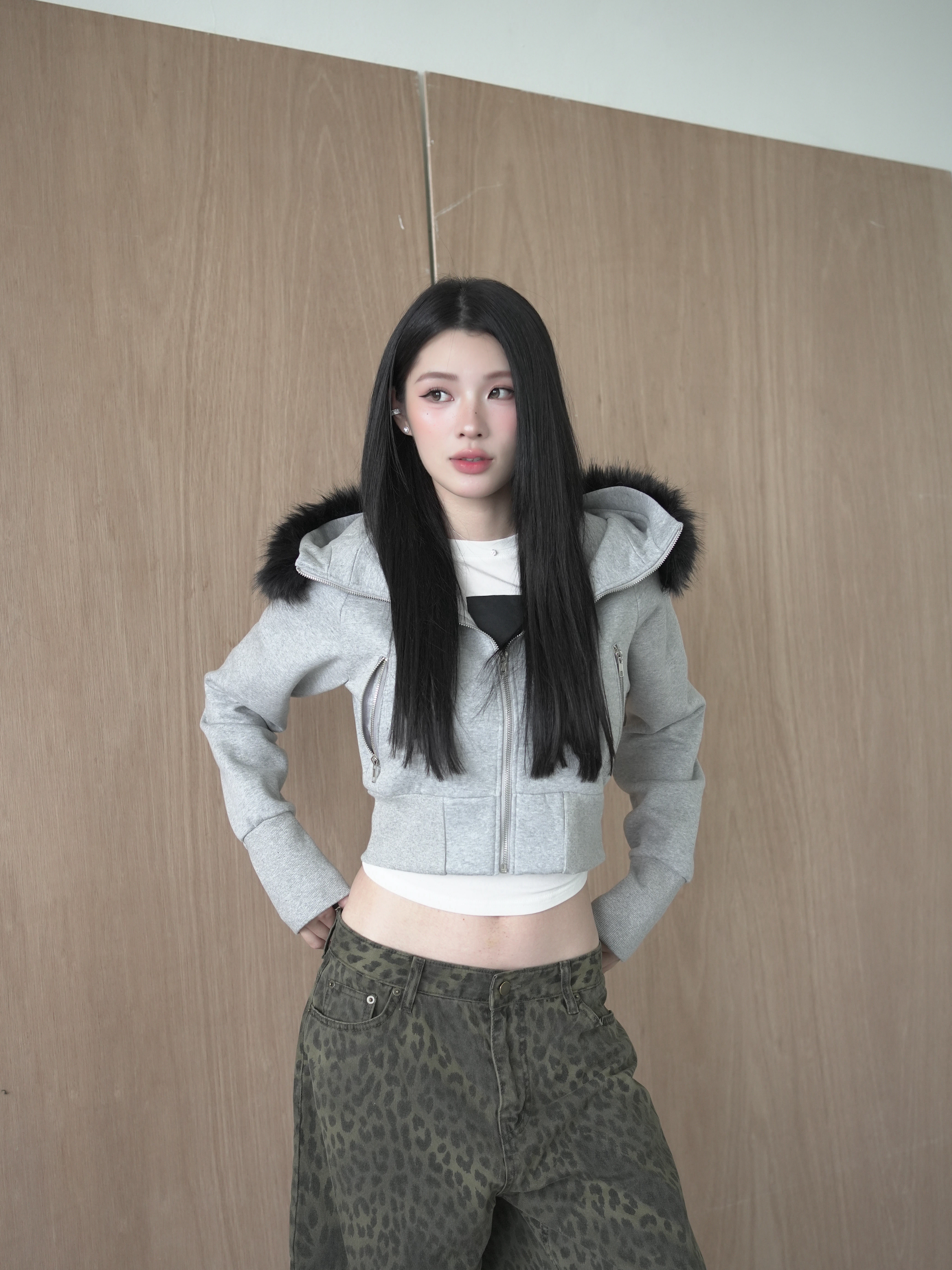 高冷感挺版毛毛外套