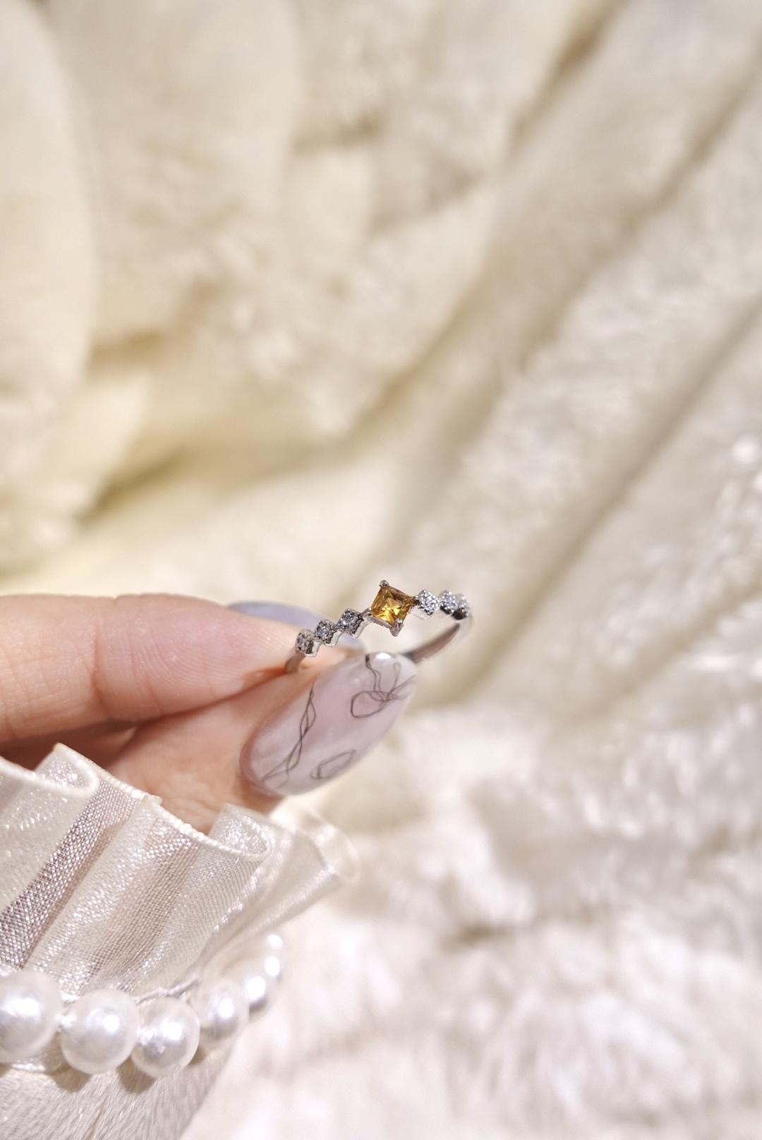 《 預購 》簡約菱形黃水晶戒指