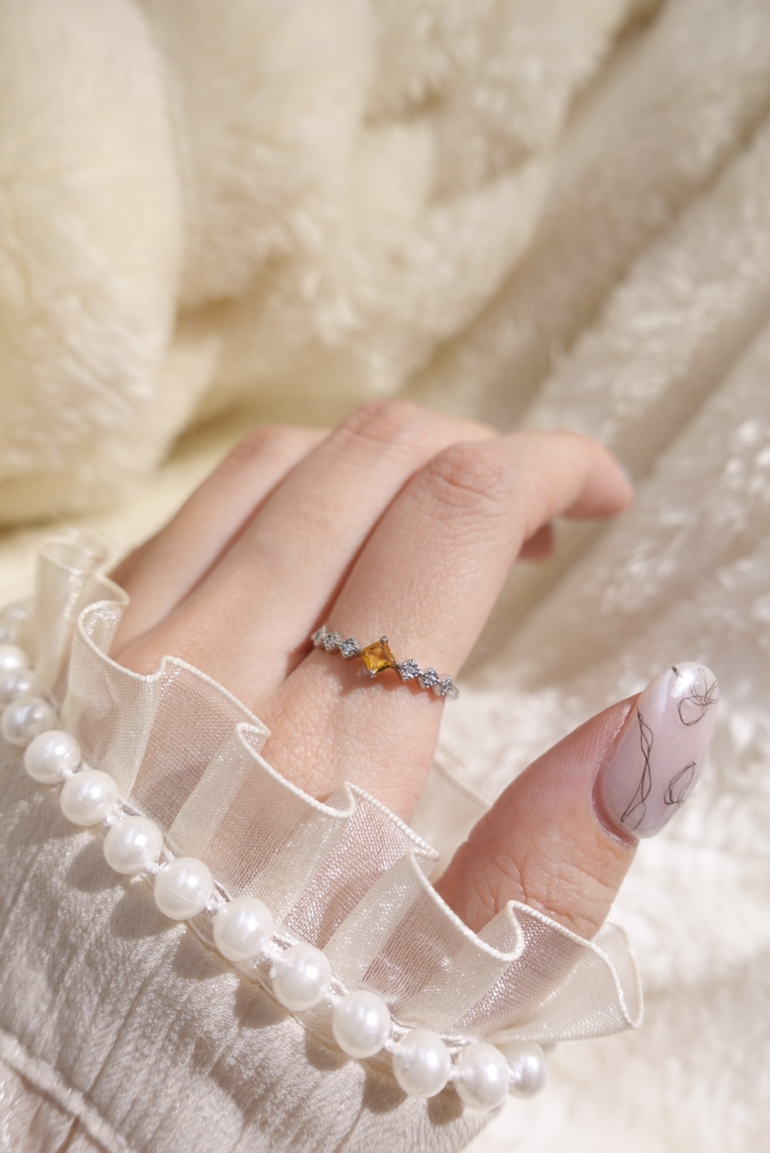 《 預購 》簡約菱形黃水晶戒指
