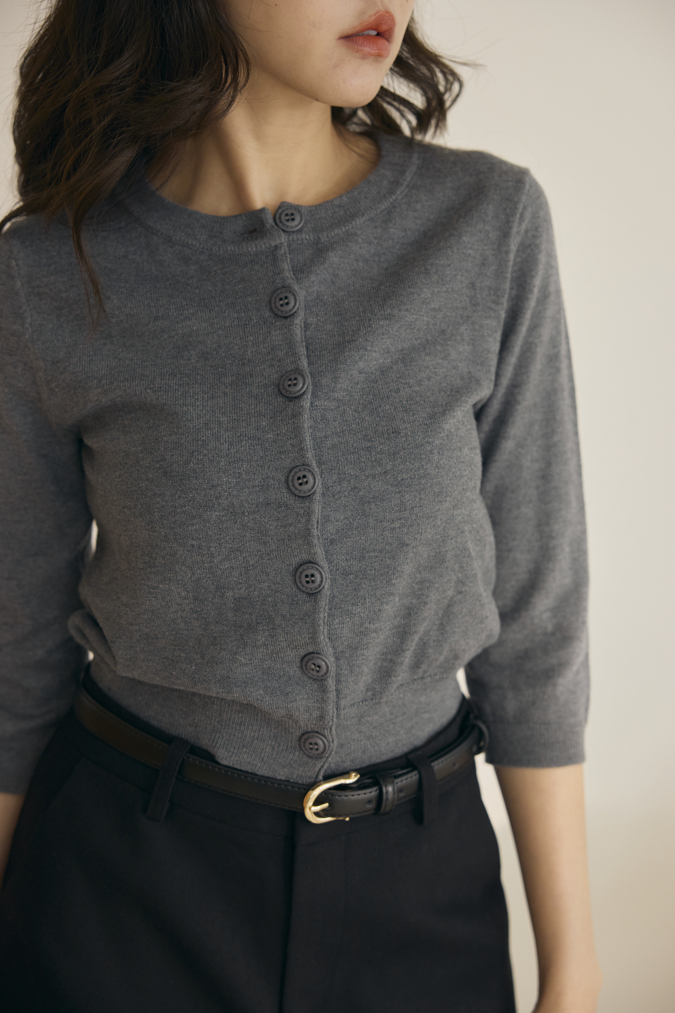 七分袖排扣針織-深灰