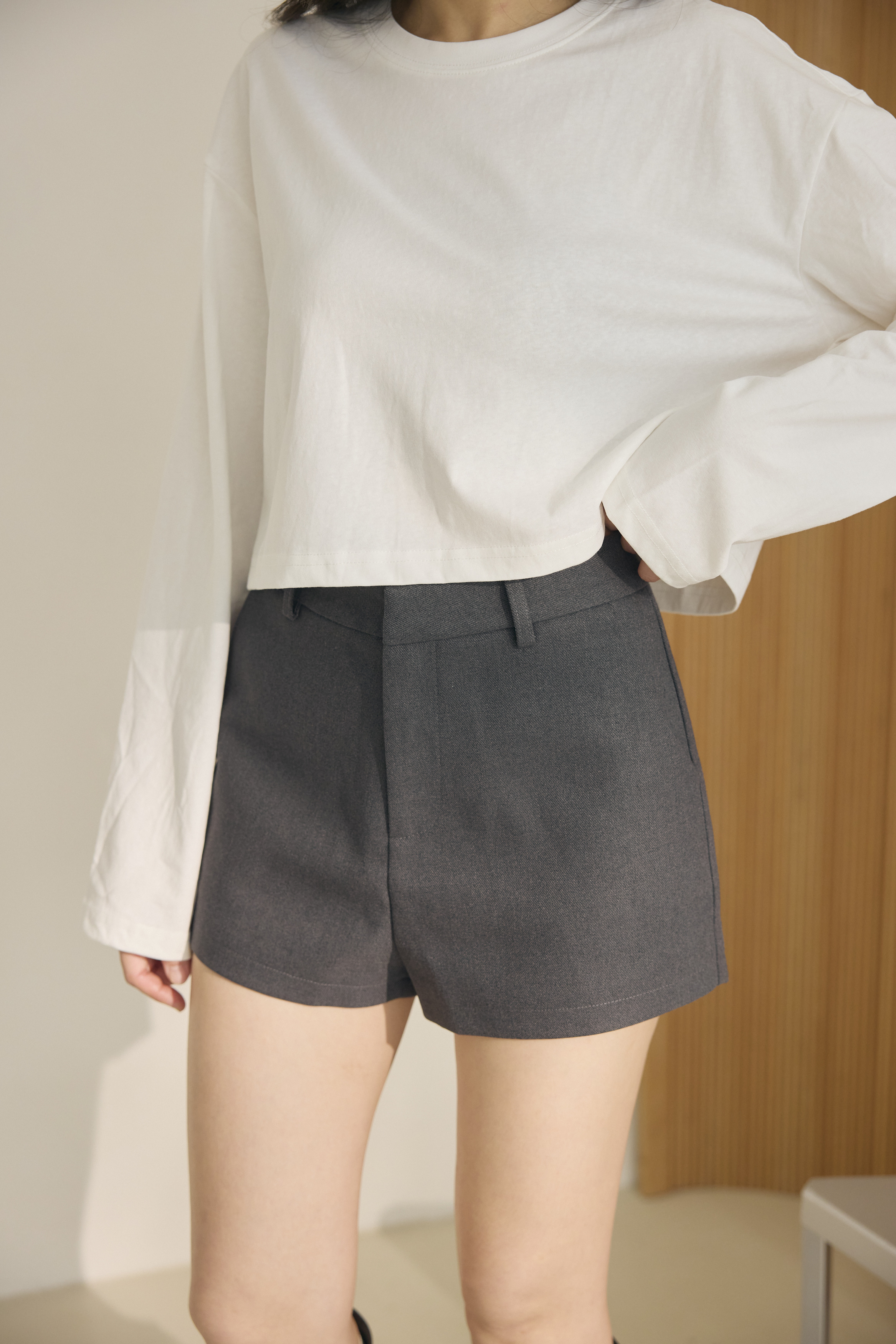 24/7 舒適短版素色T-白