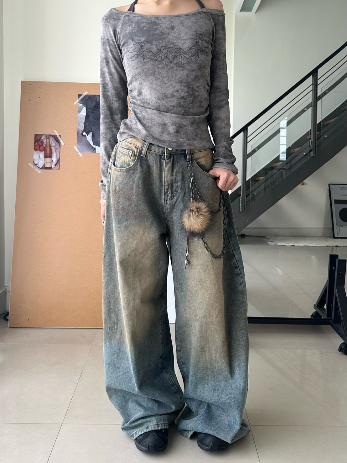 髒髒牛仔寬褲附毛球褲鏈