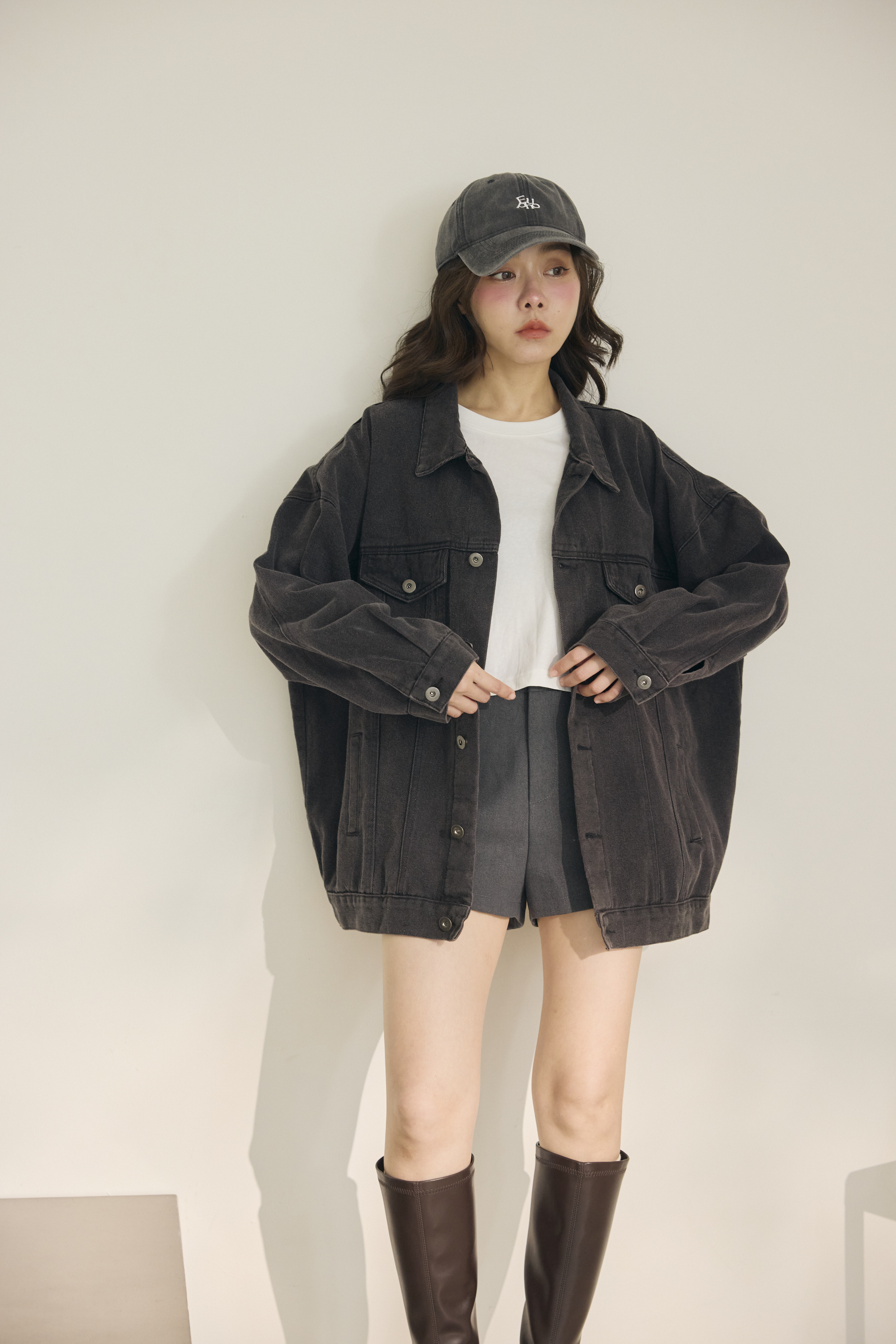 炭黑牛仔 Oversize 外套