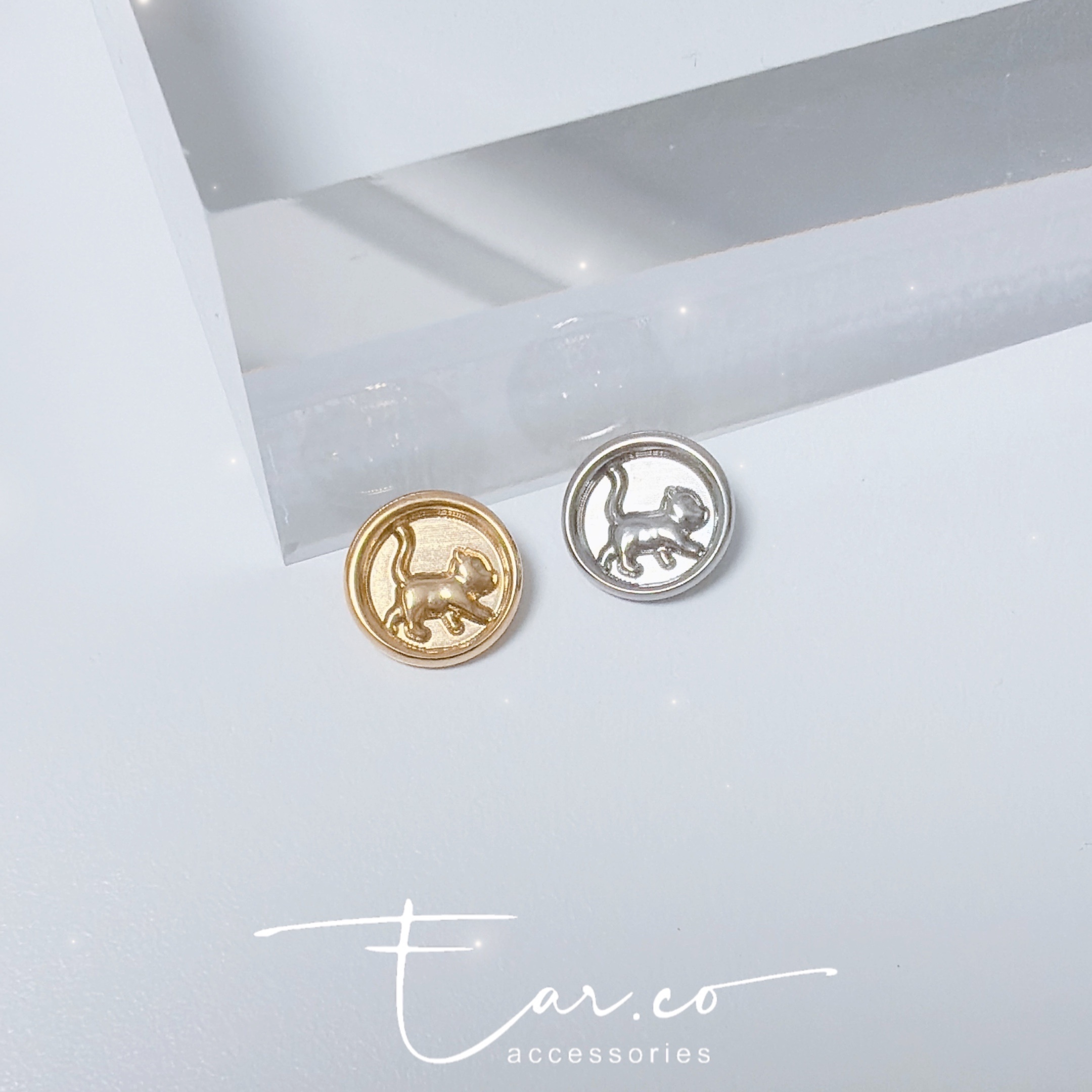 走路貓咪鈕扣平頭耳門/耳珠/耳骨釘 [G23 Titanium]