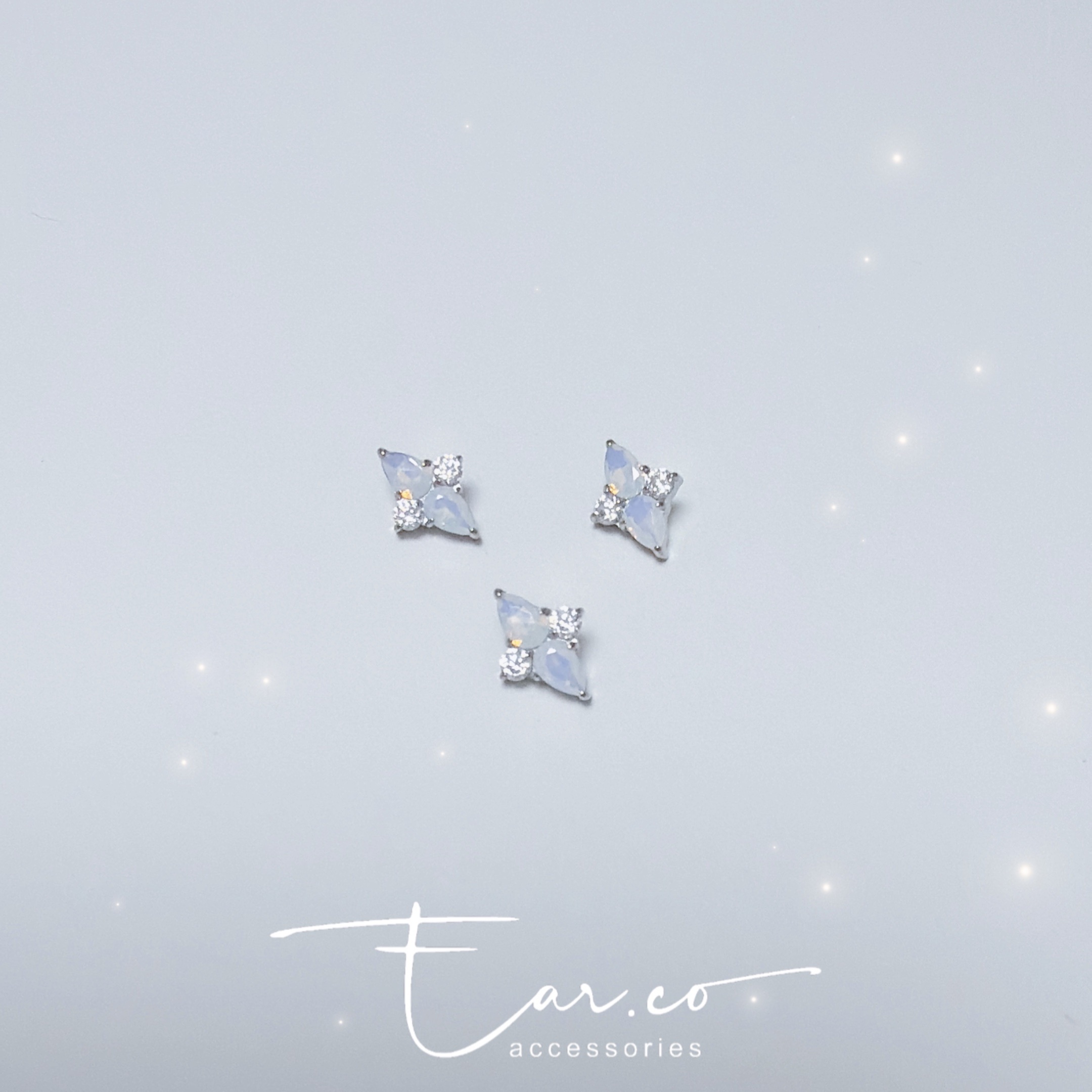 半透奶白閃石小菱形平頭耳門/耳珠/耳骨釘 [G23 Titanium]