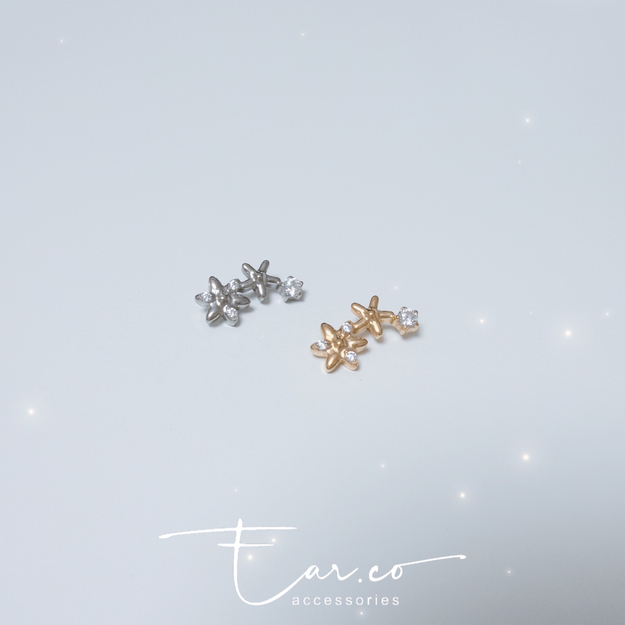 三連光面小花花平頭耳門/耳珠/耳骨釘 [G23 Titanium]