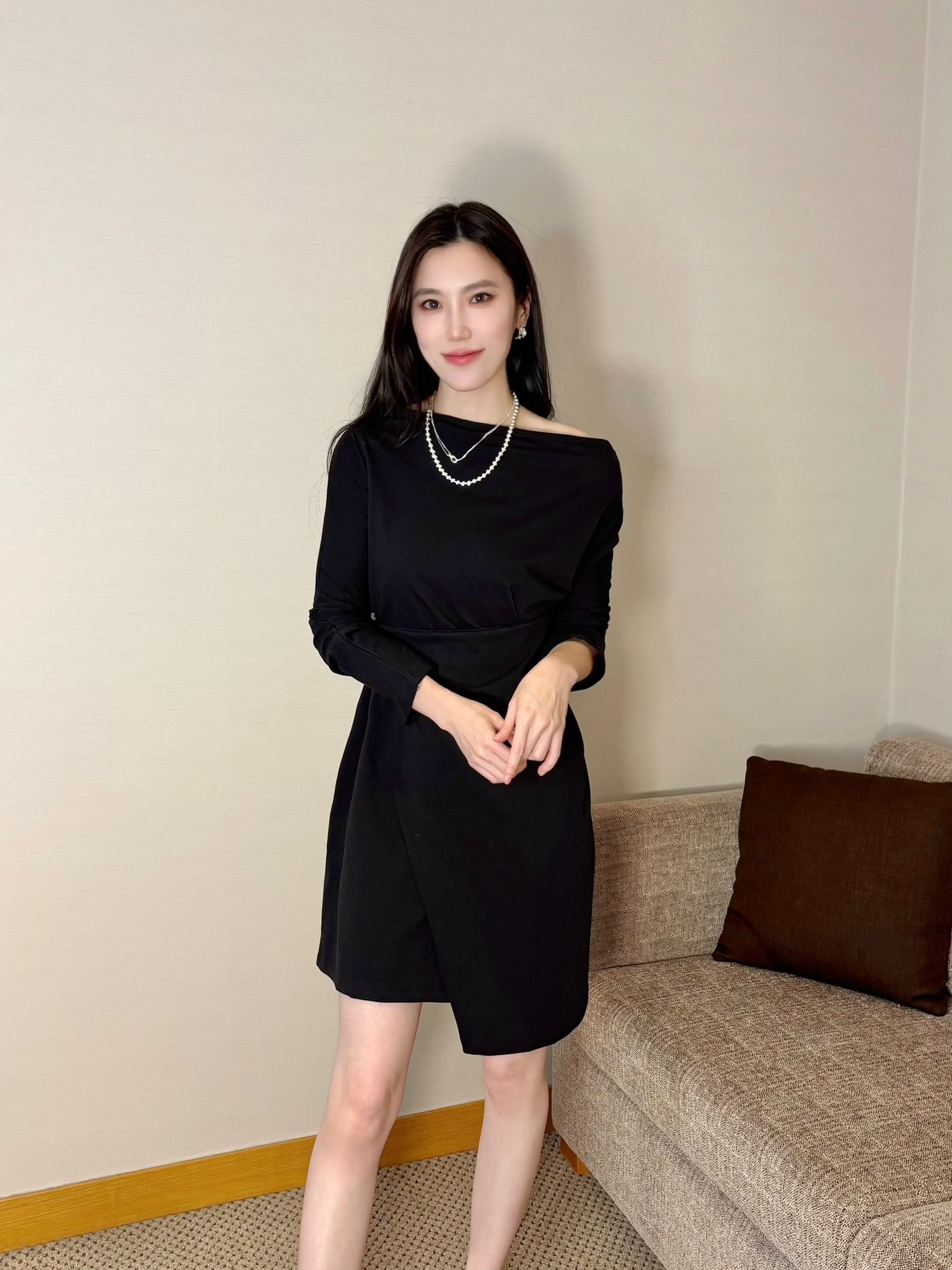 斜肩一字領棉料側釦洋裝