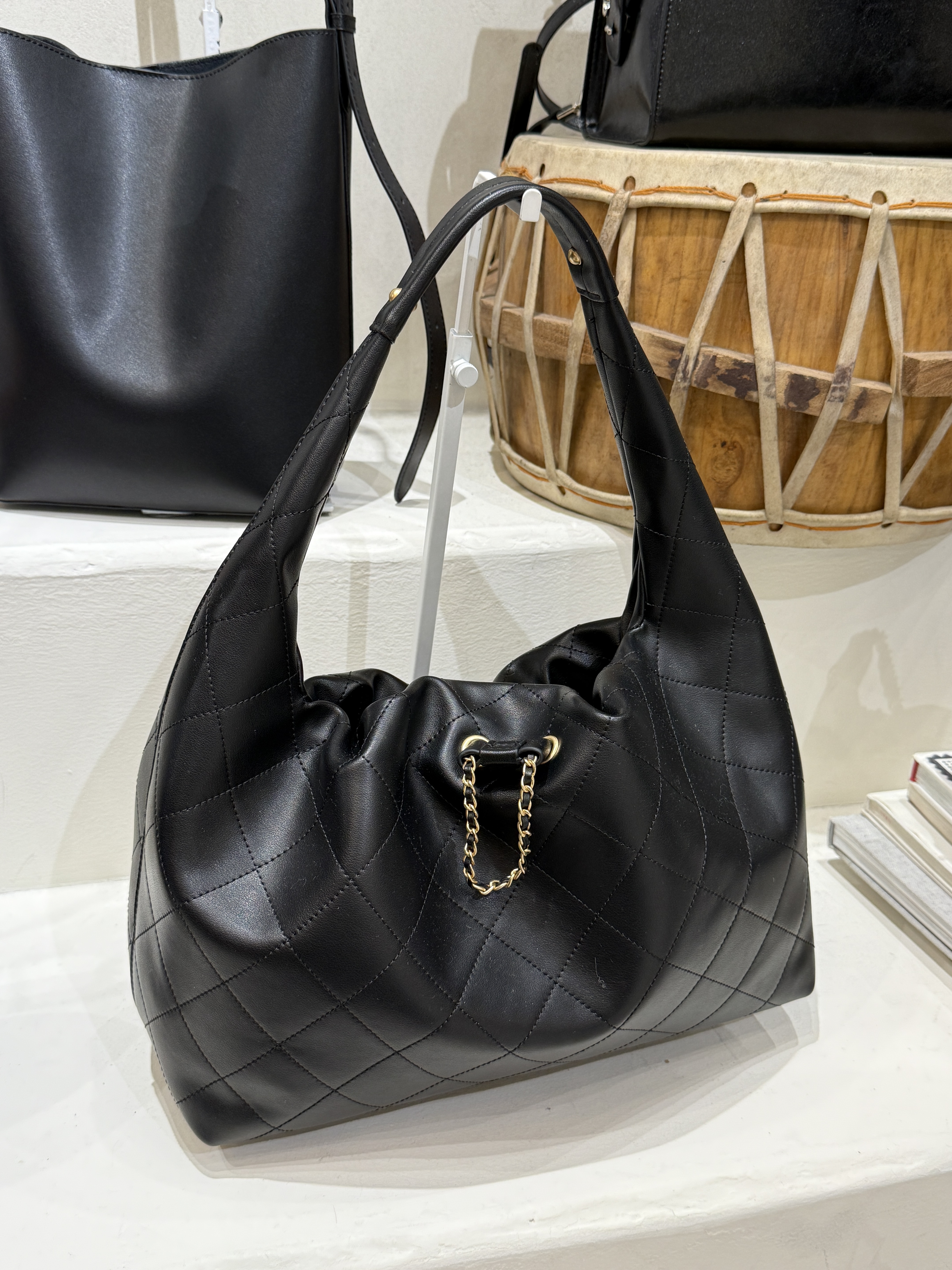 牛皮鏈條菱格水餃包