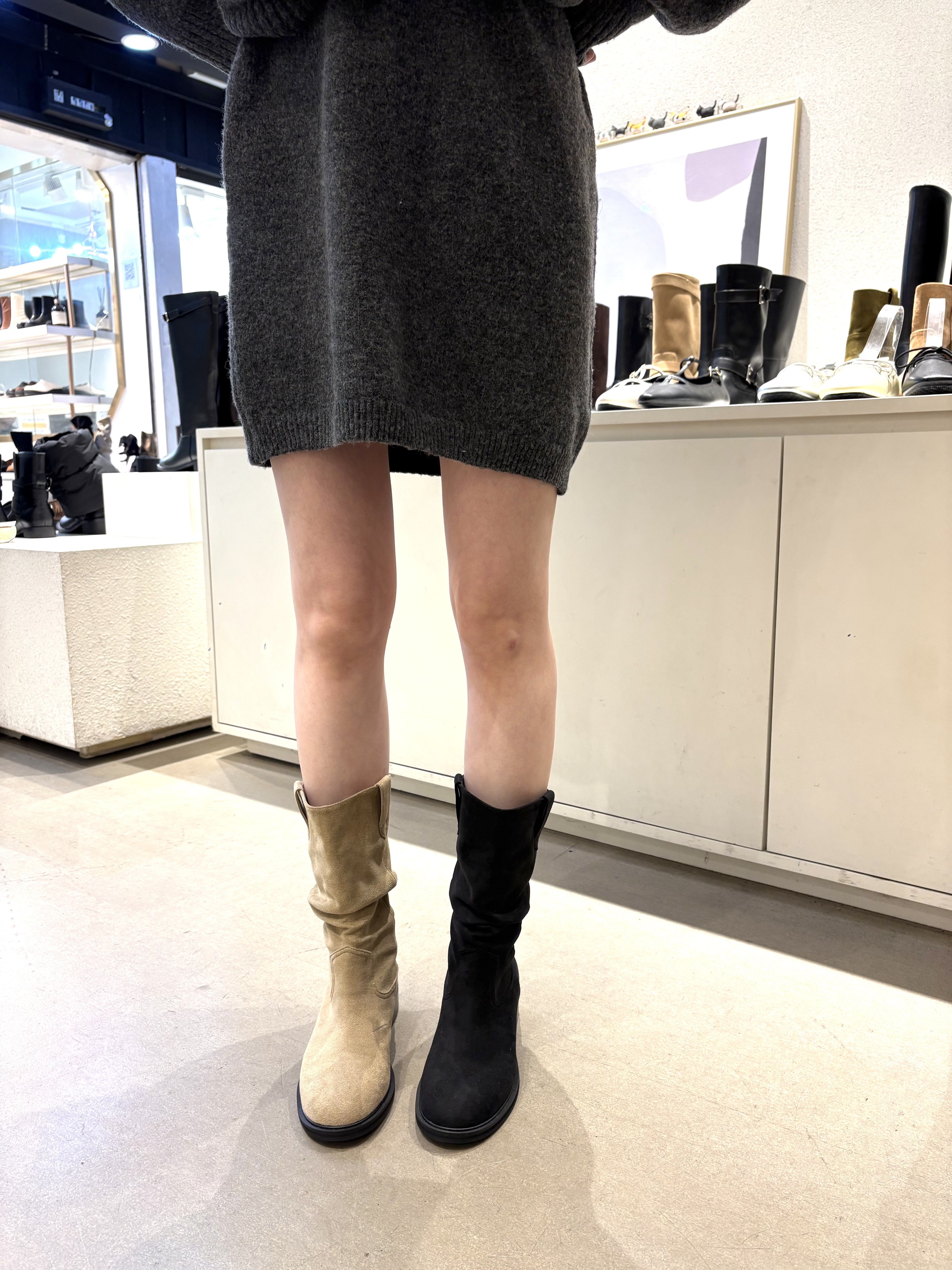 必收修飾麂皮短靴