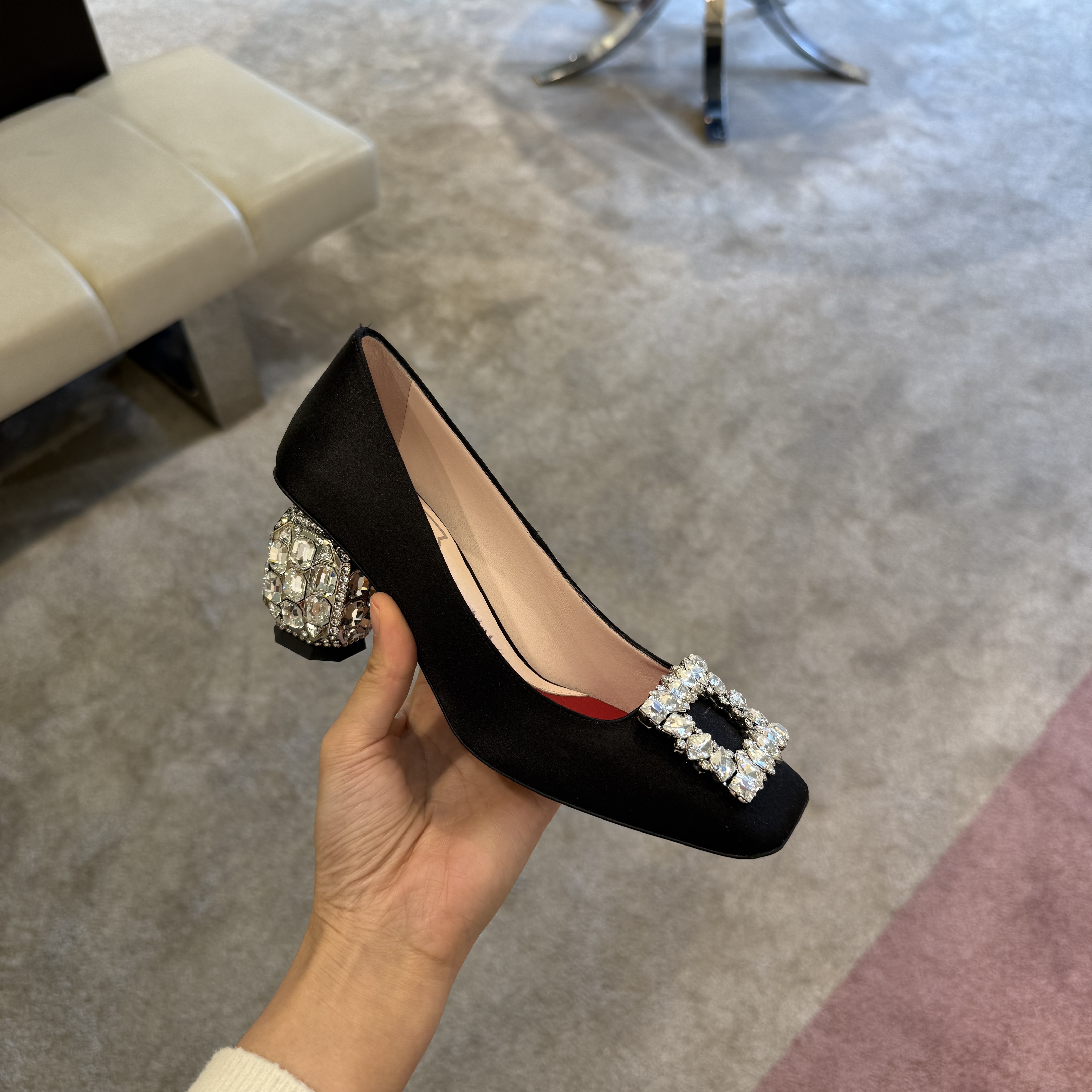 Roger Vivier RV Crystal strass velvet crystal heels black