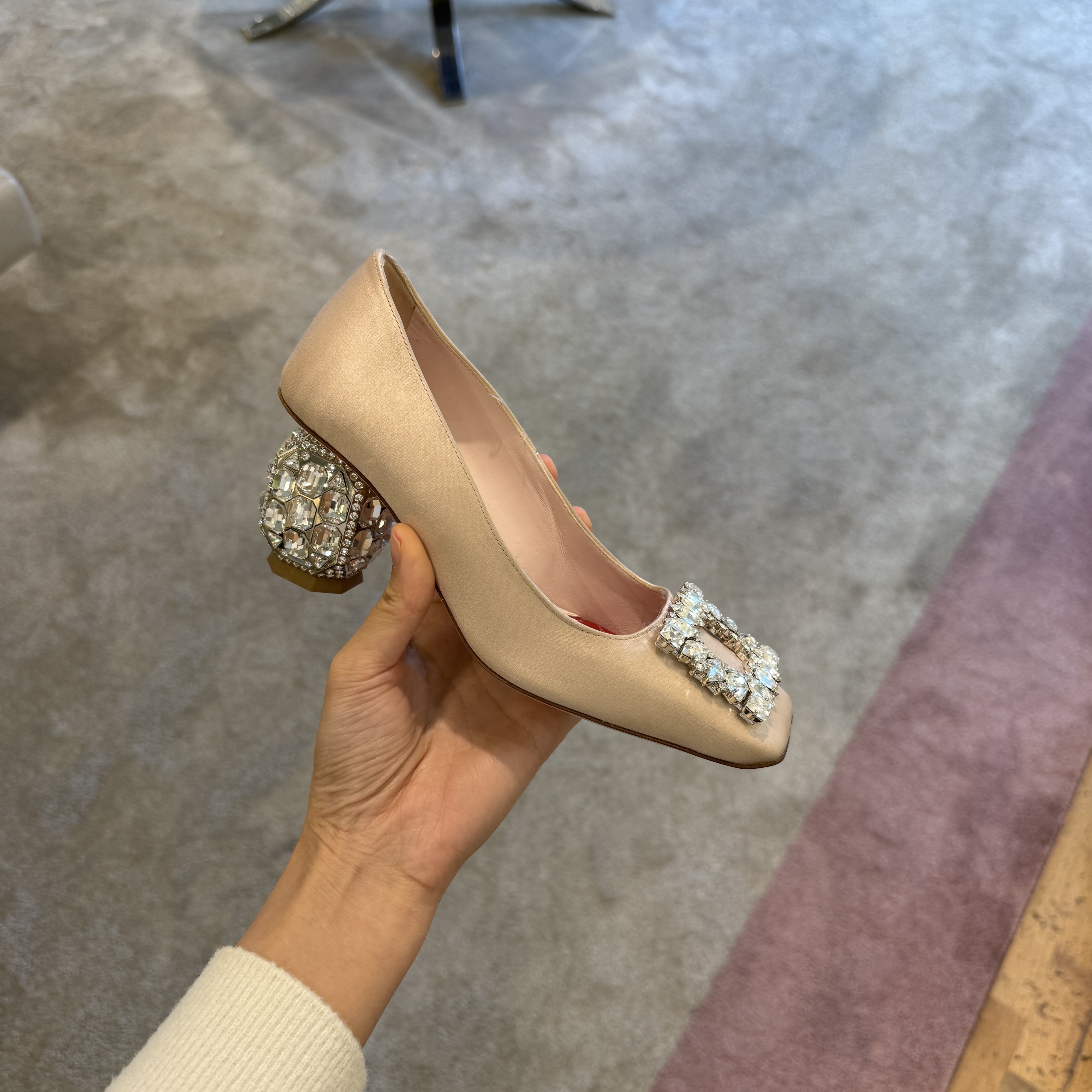 Roger Vivier RV Crystal strass Satin crystal heels Nude