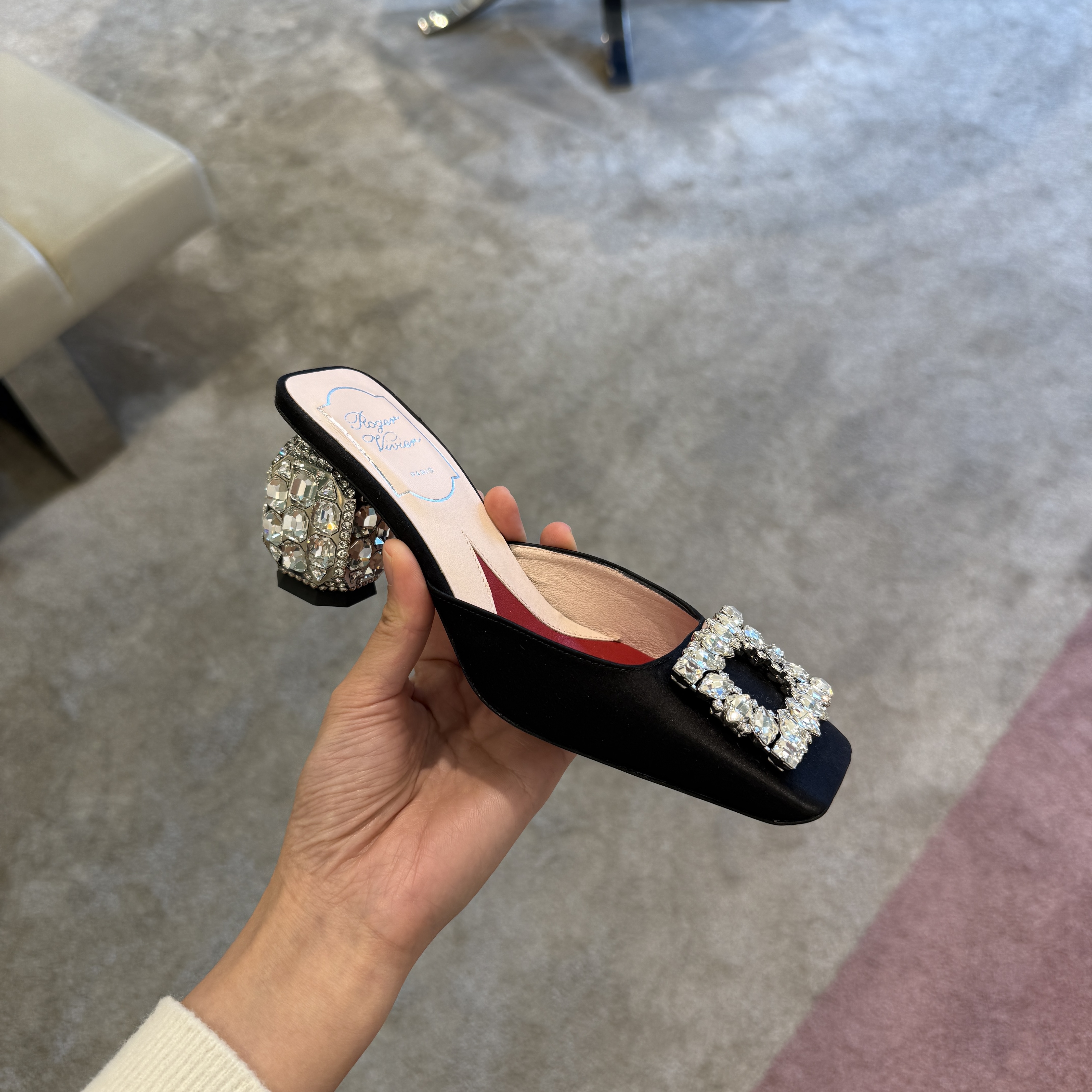 Roger Vivier RV Crystal strass Satin crystal Mules black