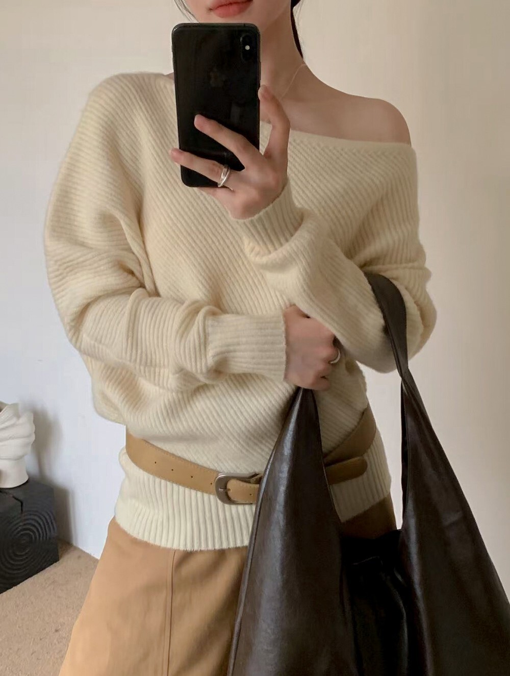 韓國grace muse授權 迷人輪廓單肩斜領混羊毛針織衫