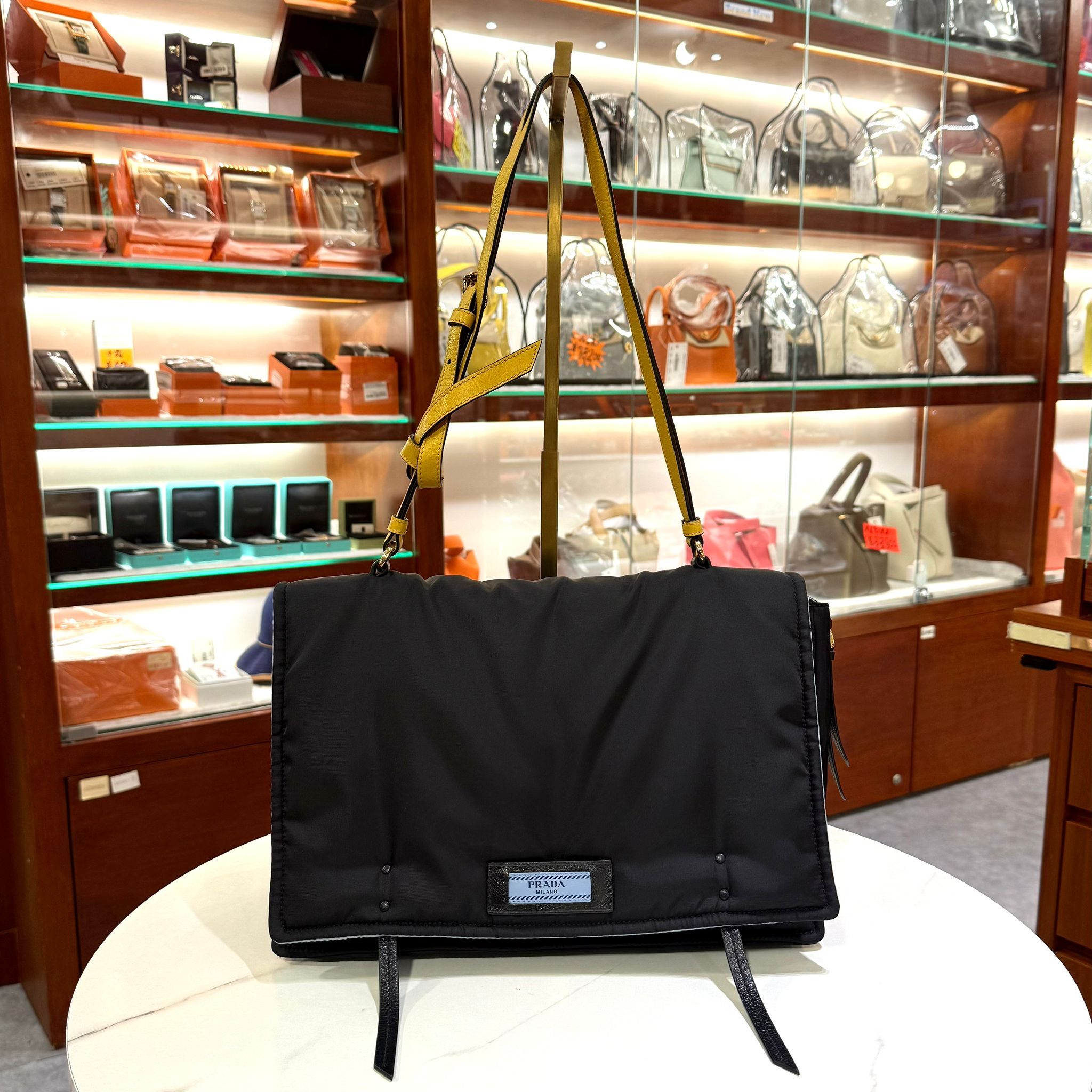 全新PRADA郵差包/單肩包 超輕黑色尼龍 1BD088 #男女同款 #兩年免費保養 #BRAND NEW #香榭站正品