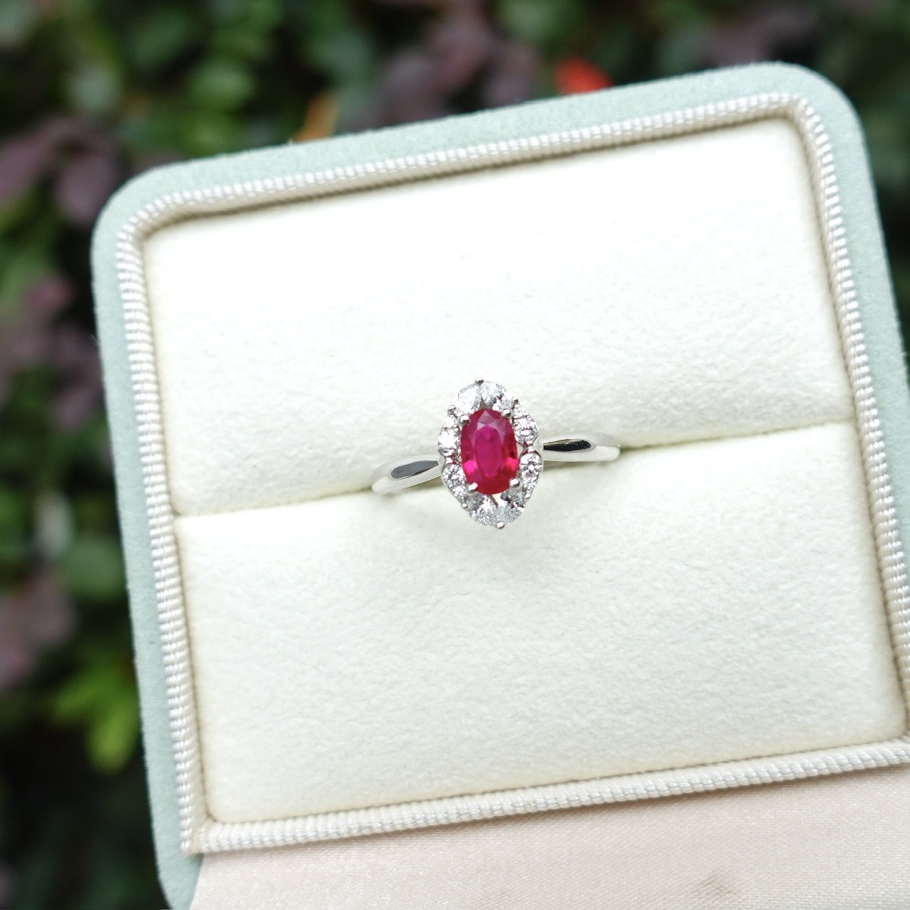 18K金天然紅寶石鑽石戒指