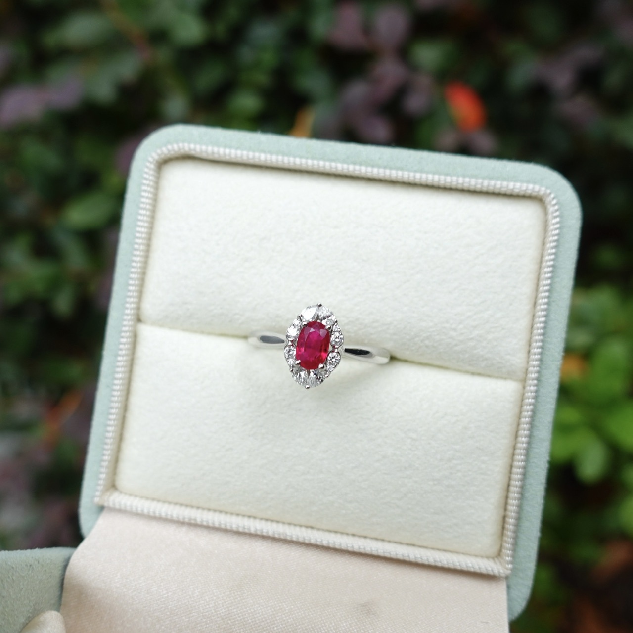 18K金天然紅寶石鑽石戒指