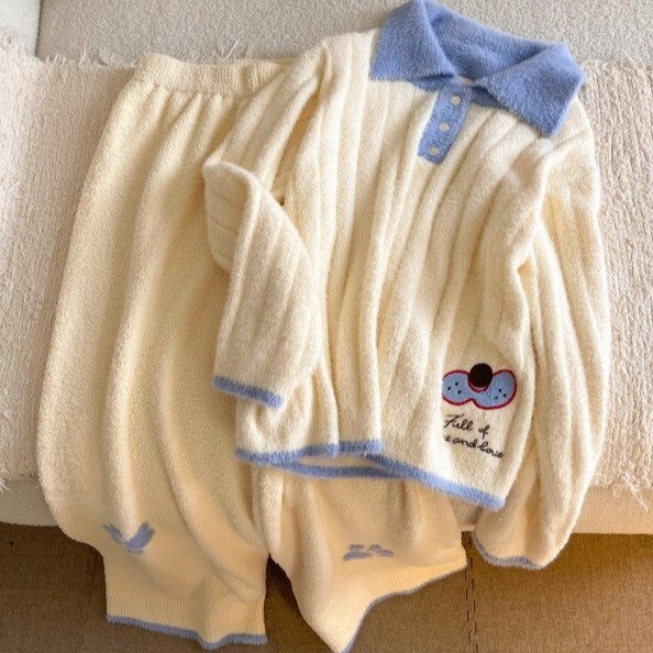 《6349》奶油黃小狗腳印毛絨睡衣套裝