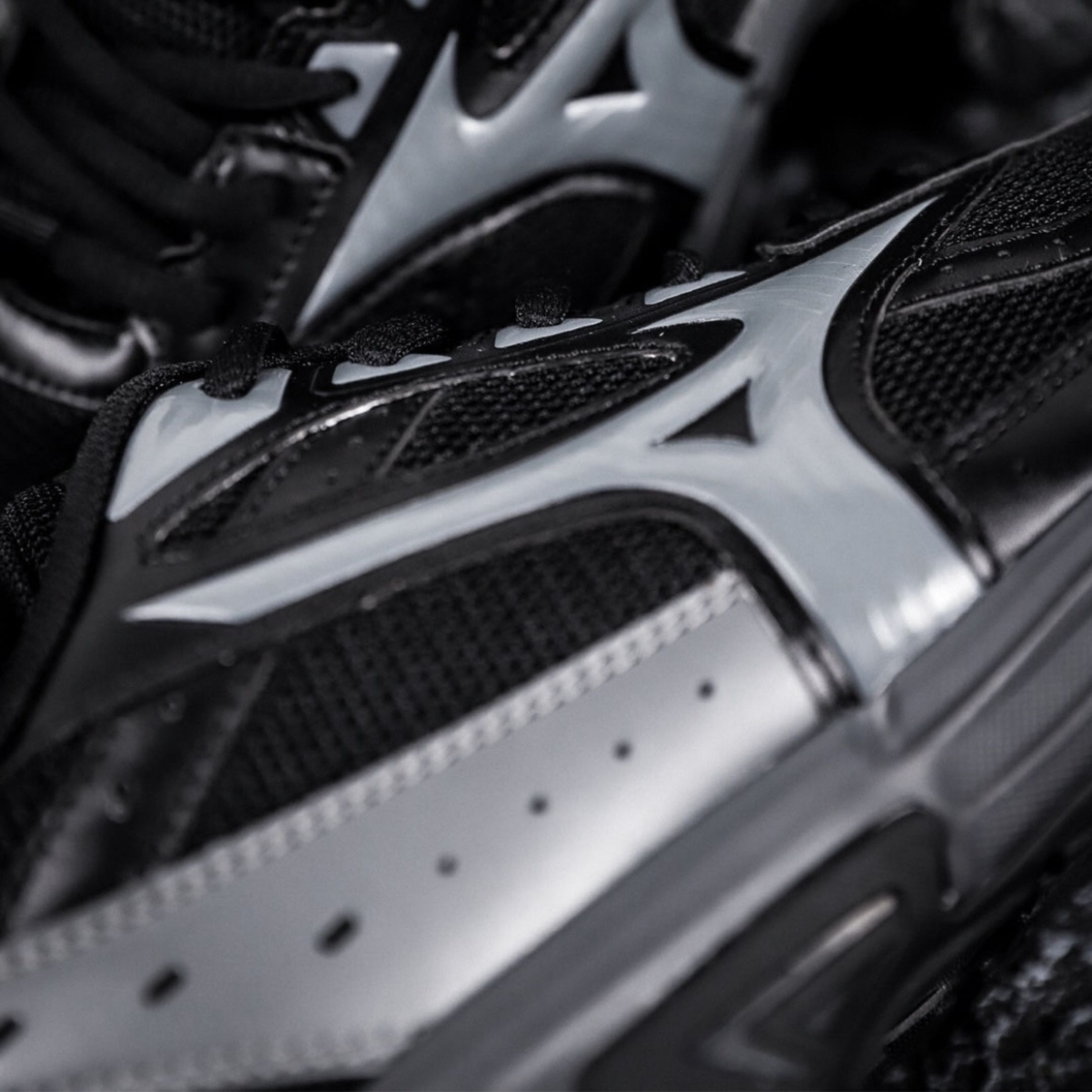 NICEDAY 代購 Mizuno Speed 黑 黑灰 黑魂 深灰 復古 機能 慢跑 男鞋 D1GH223001