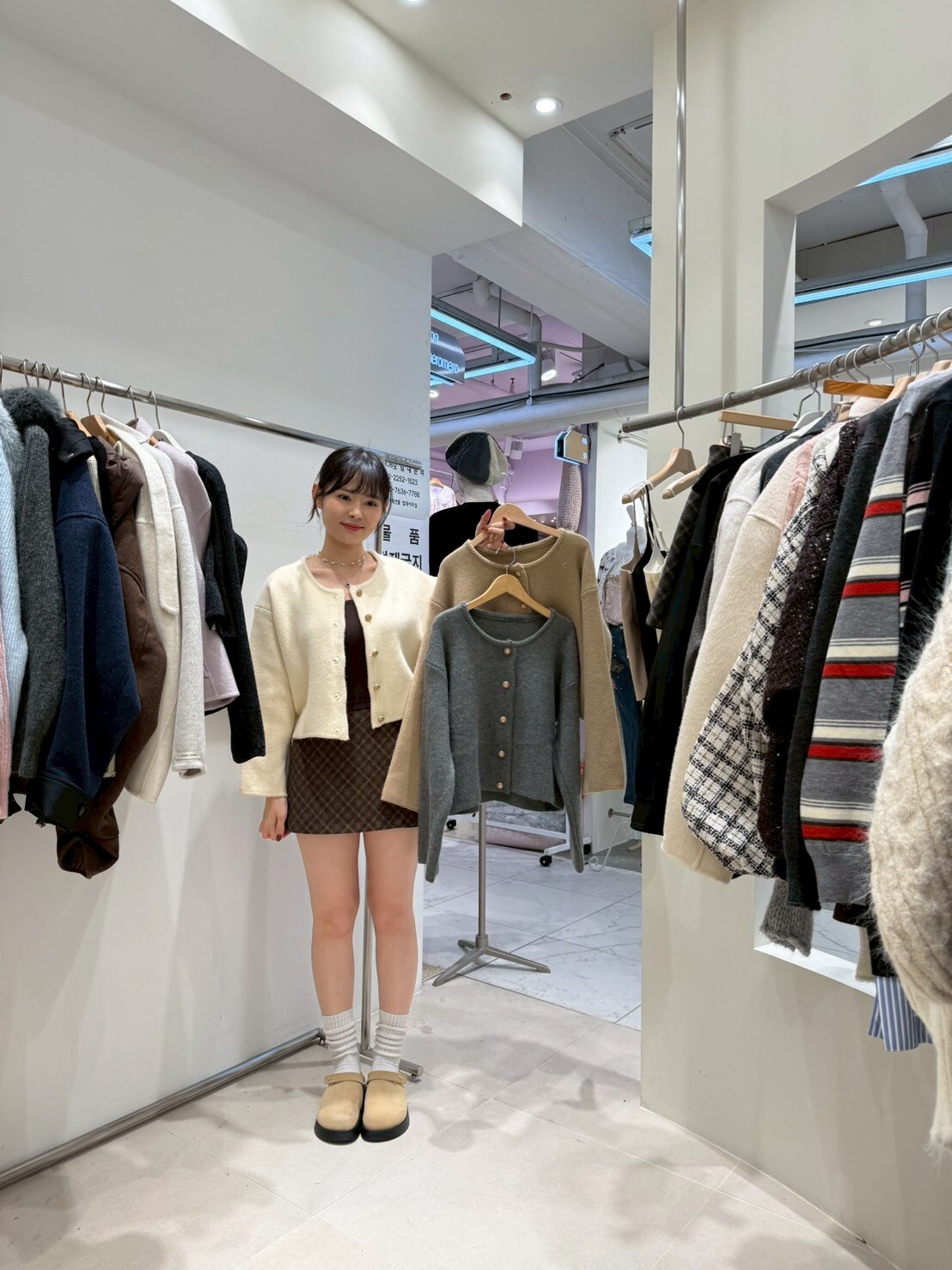 HU5105 圓領金色珠珠排扣外套