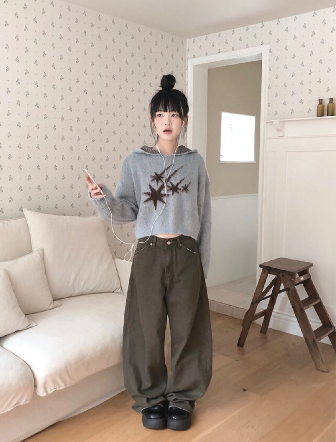 【優惠預訂】韓國流星圖案短款連帽冷衫（4色）