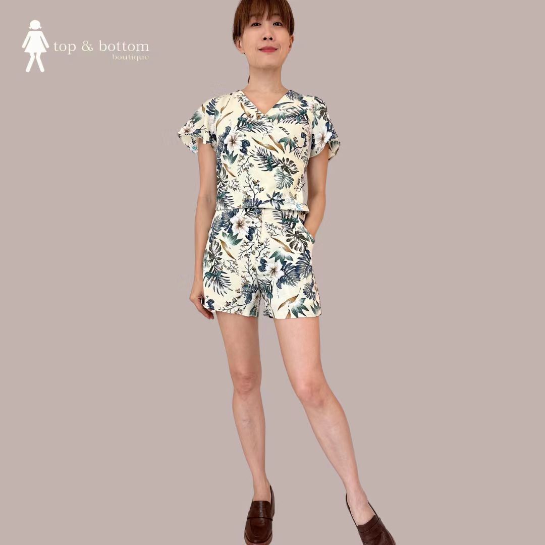 SHORT SLEEVE FLORAL KIMONO BLOUSE