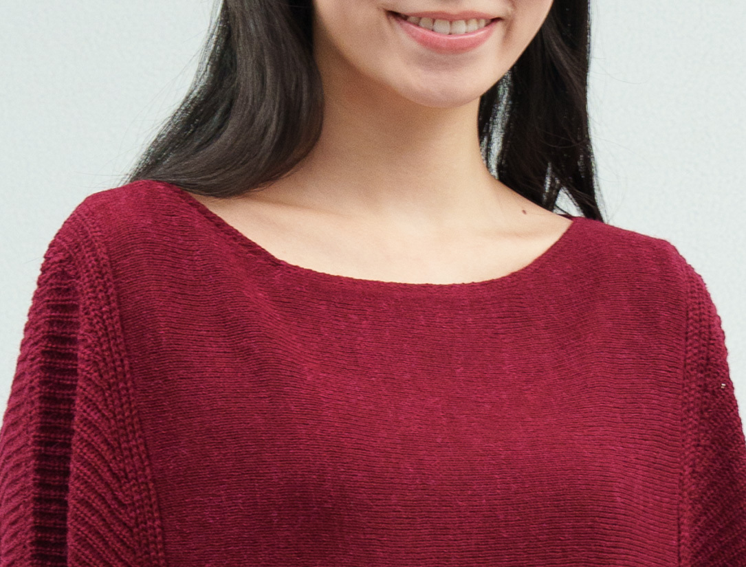 領口採用無痕收針編織