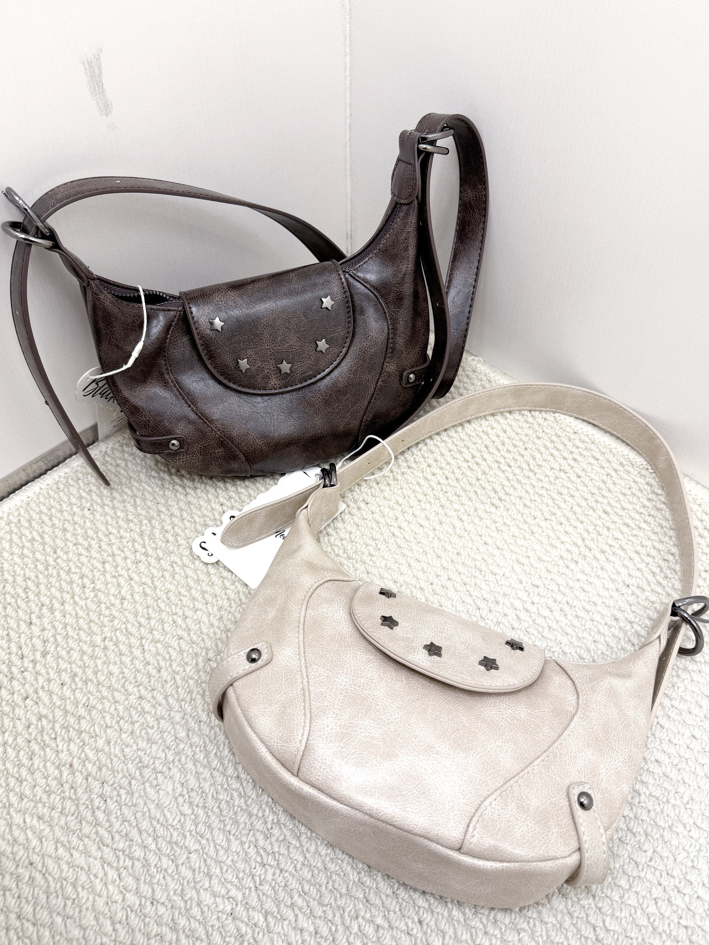 A0282｜韓系星星窩釘可調節半月小皮袋