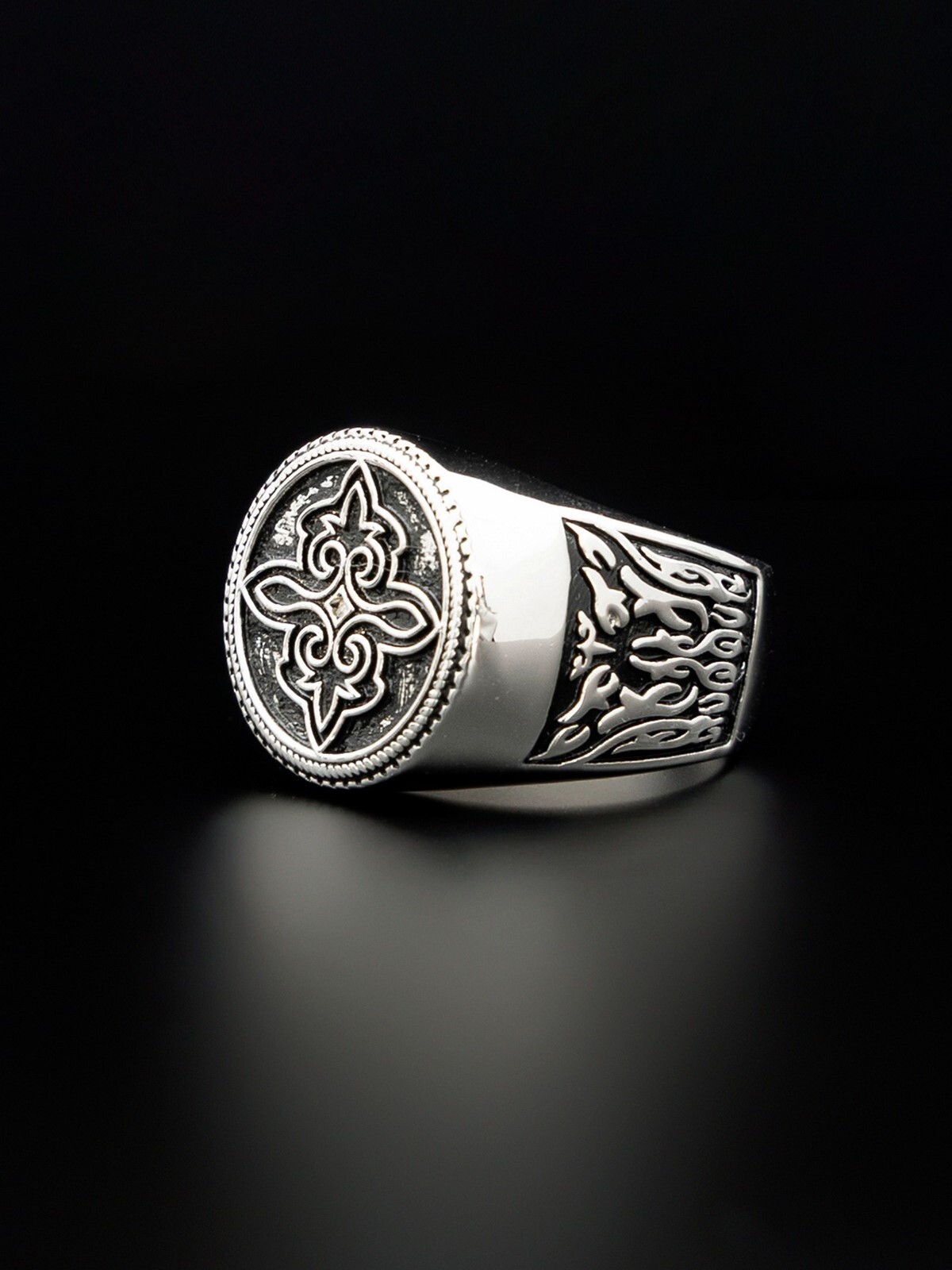 STK SmallTownKid 西蘭卡普雕十字花 戒指