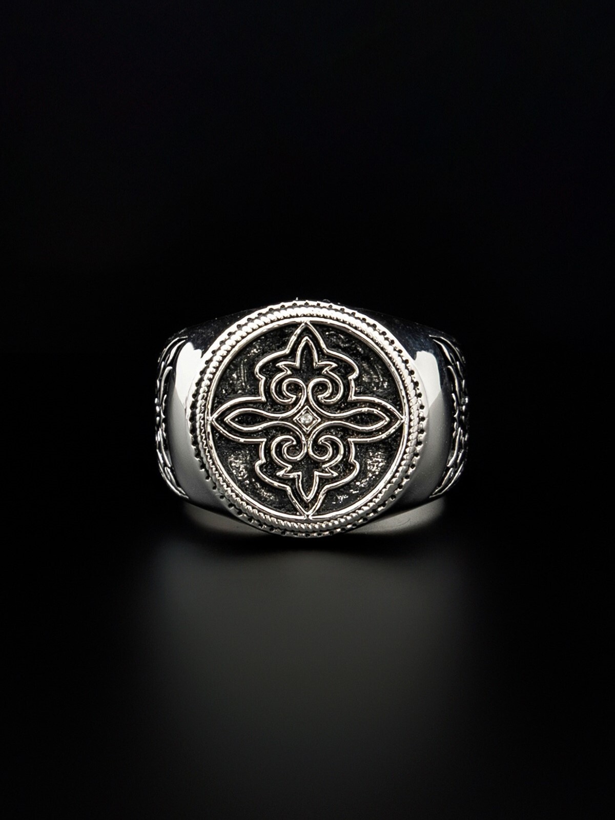 STK SmallTownKid 西蘭卡普雕十字花 戒指