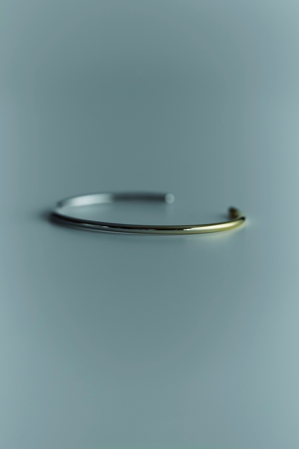 ACE round gradation bangle