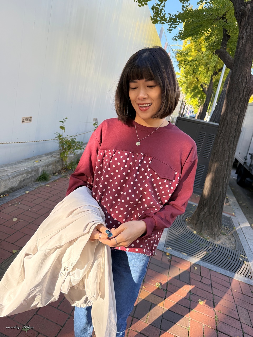 正韓俏皮燈心絨點點拼接上衣 (酒紅)