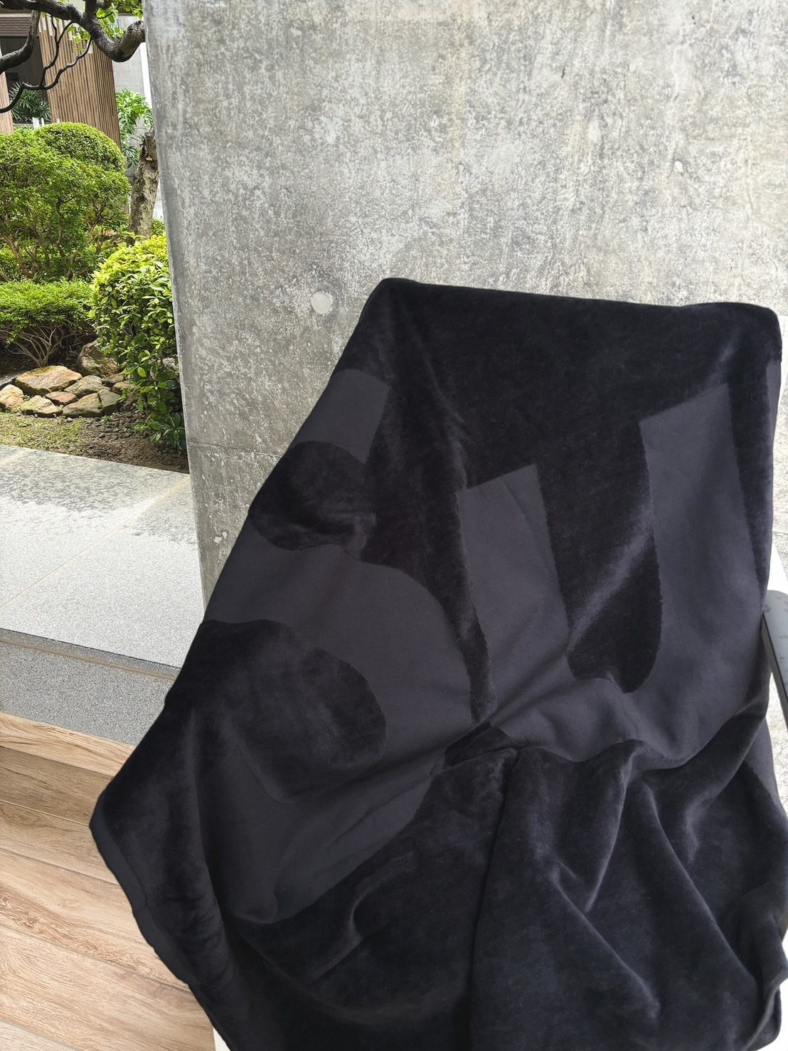 SUPREME TONAL LOGO TOWEL 純黑 大海灘巾