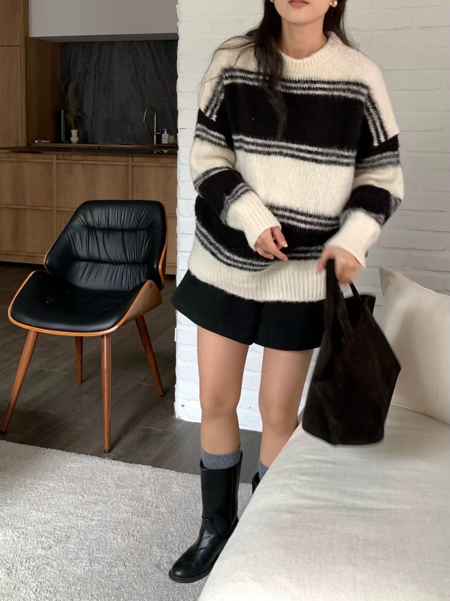 Bunny brush loose strips knit