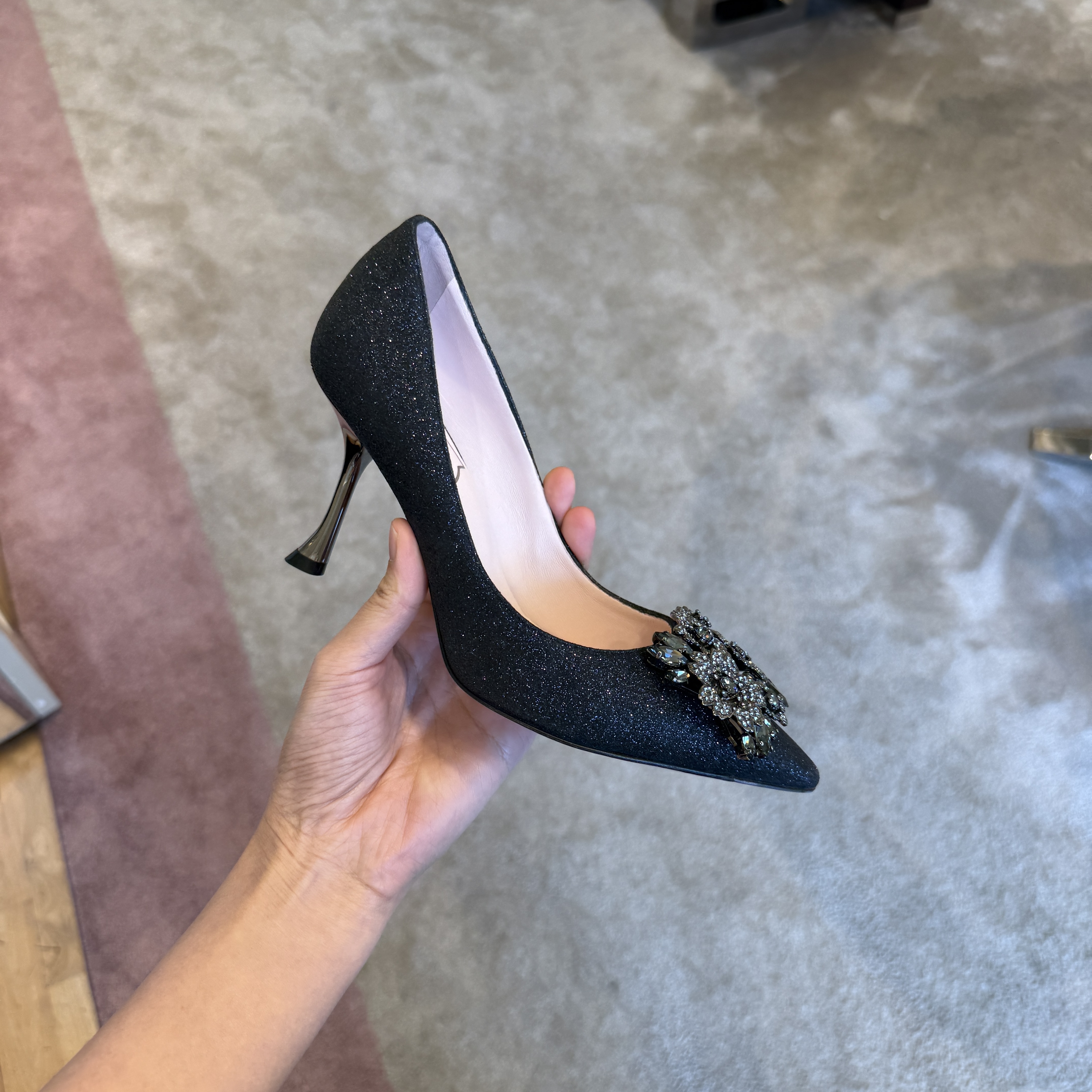 Roger Vivier RV bouquet Strass Glittery Heels black