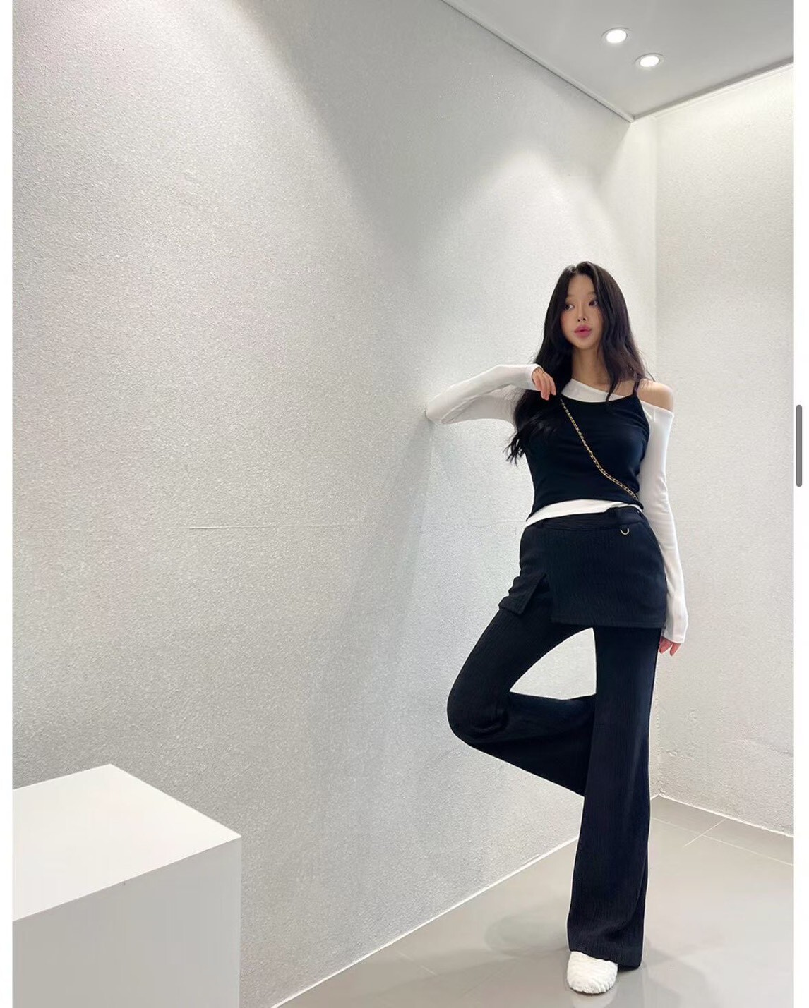 白底吊帶假兩件長袖T