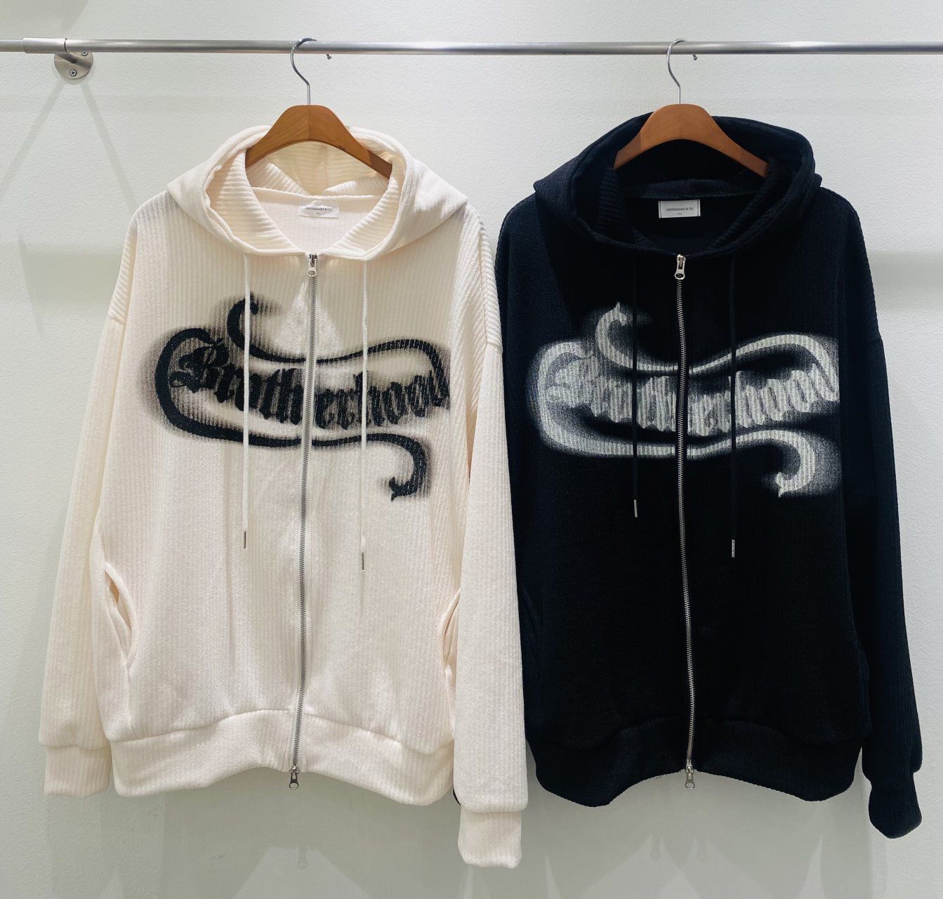 英文字連帽拉鍊外套 UNSTANDARD-138JK