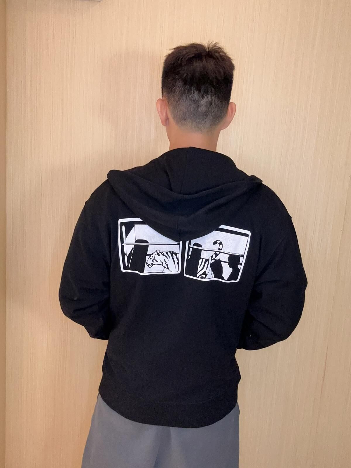 Kenzo 黑色 併 白點Logo 有帽拉鏈外套 男女同款