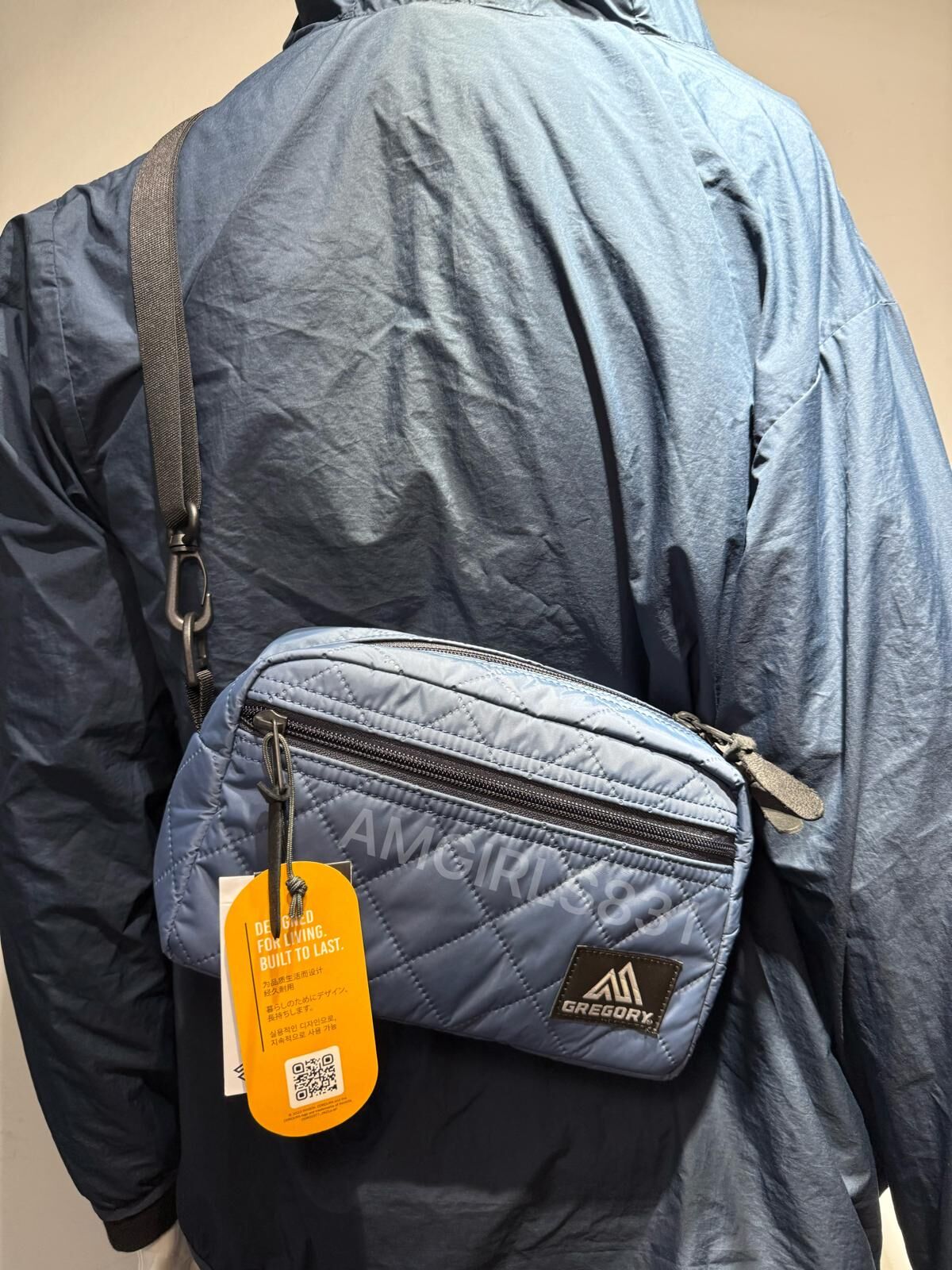 GREGORY PADDED SHOULDER POUCH M Navy Quilted