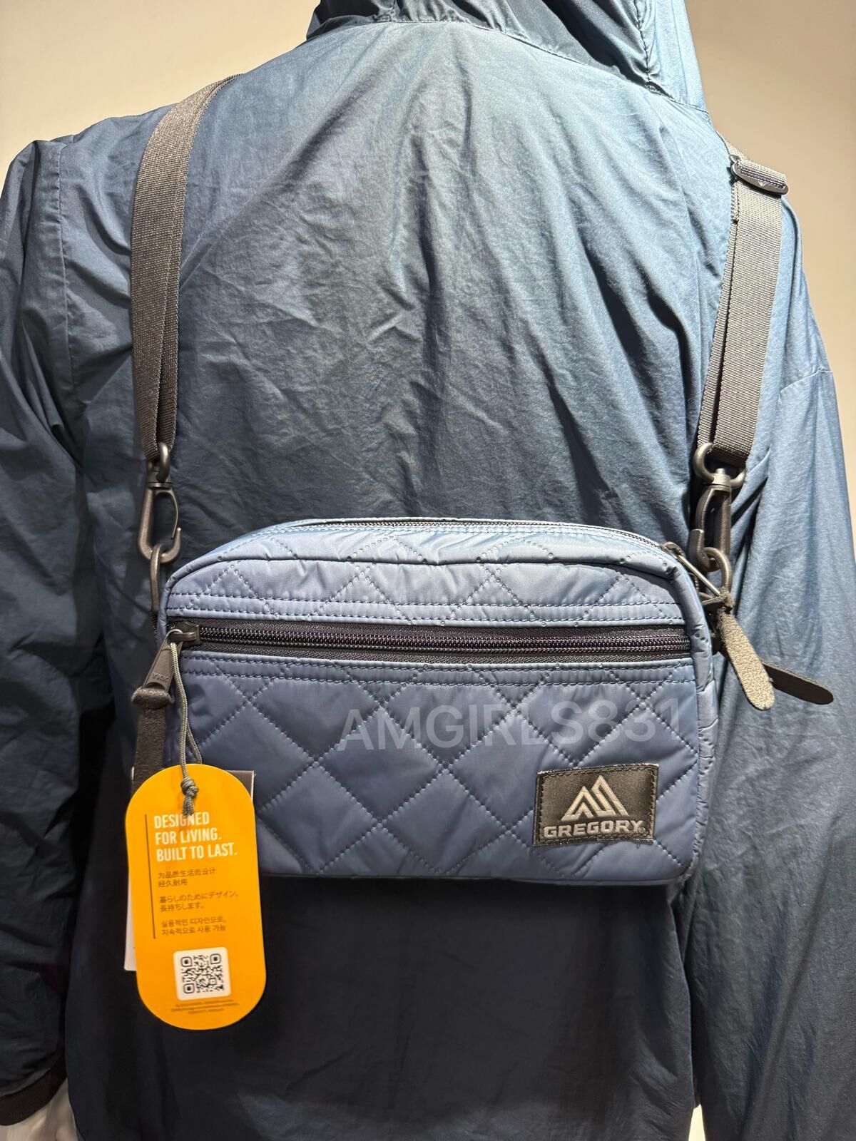 GREGORY PADDED SHOULDER POUCH M Navy Quilted