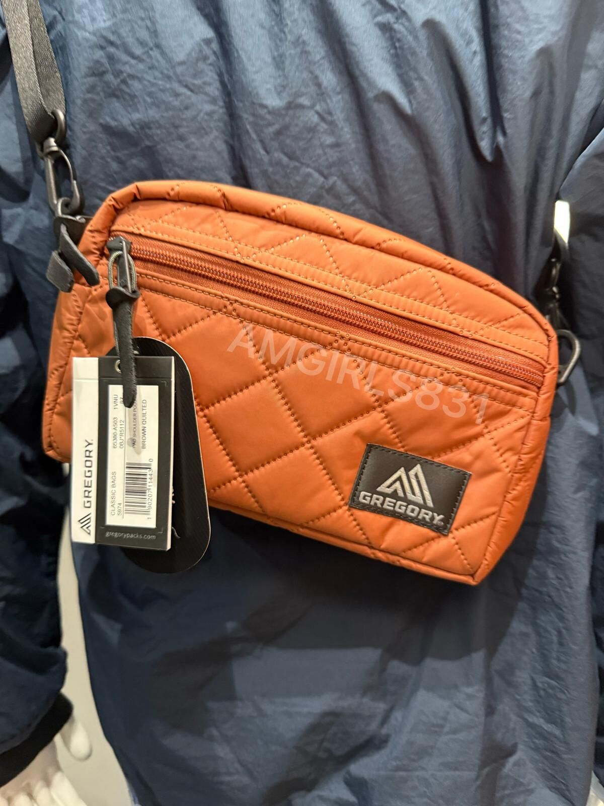 GREGORY PADDED SHOULDER POUCH M Brown uilted